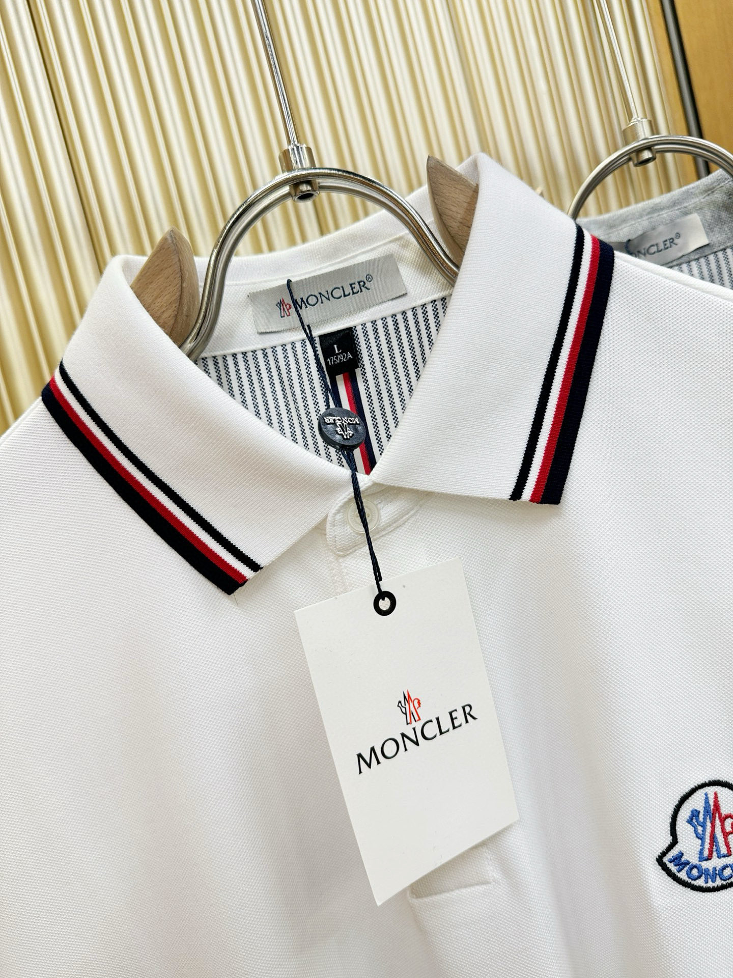Moncler蒙口 2026官方春夏新款 专柜同步上市 男士翻领短袖POLO衫，高端主线系列，进口丝光珠