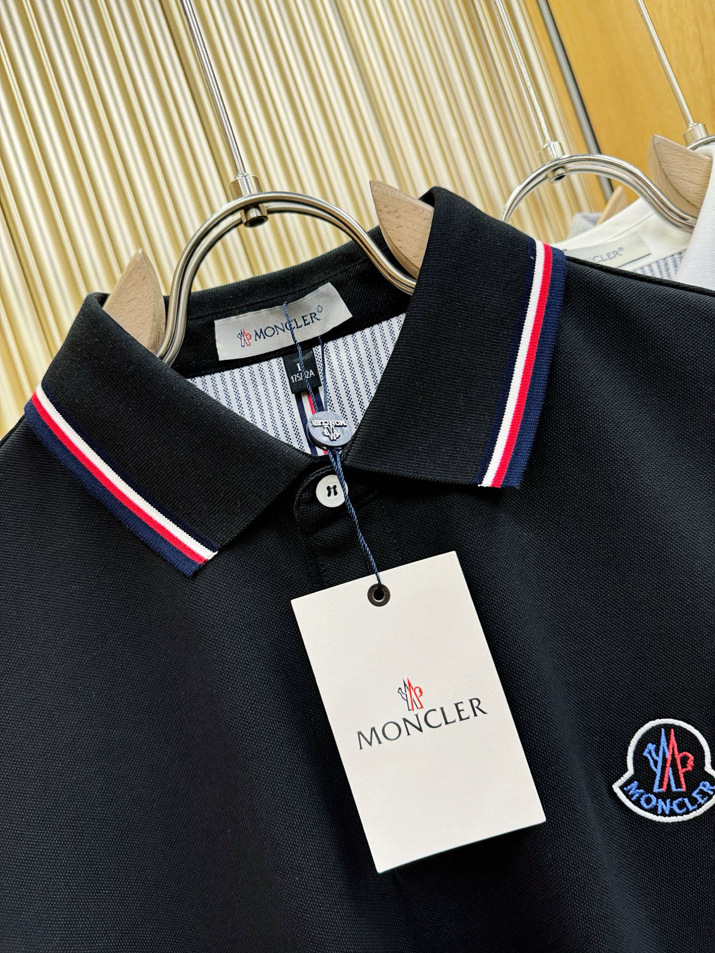 Moncler蒙口 2026官方春夏新款 专柜同步上市 男士翻领短袖POLO衫，高端主线系列，进口丝光珠