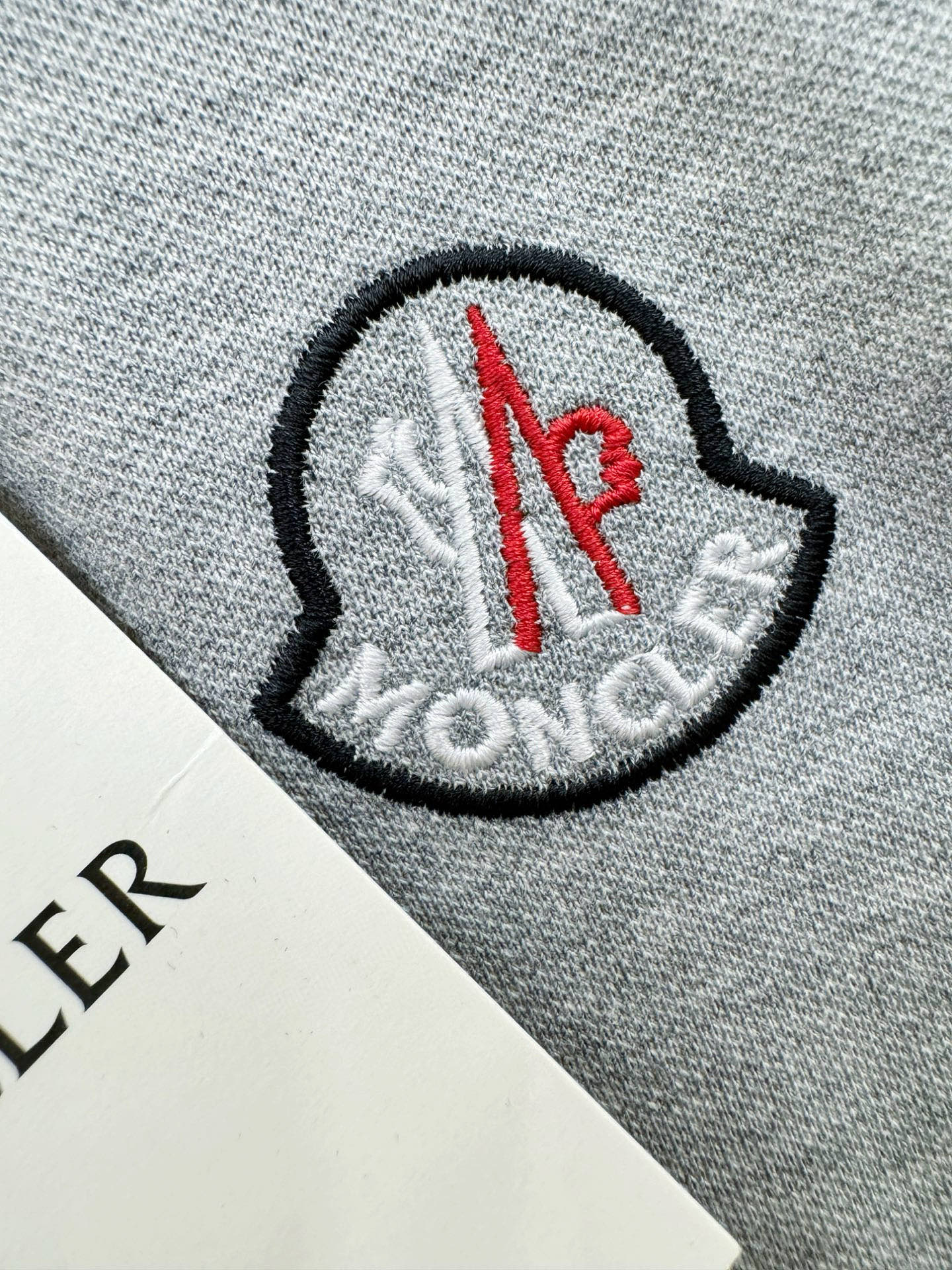 Moncler蒙口 2026官方春夏新款 专柜同步上市 男士翻领短袖POLO衫，高端主线系列，进口丝光珠