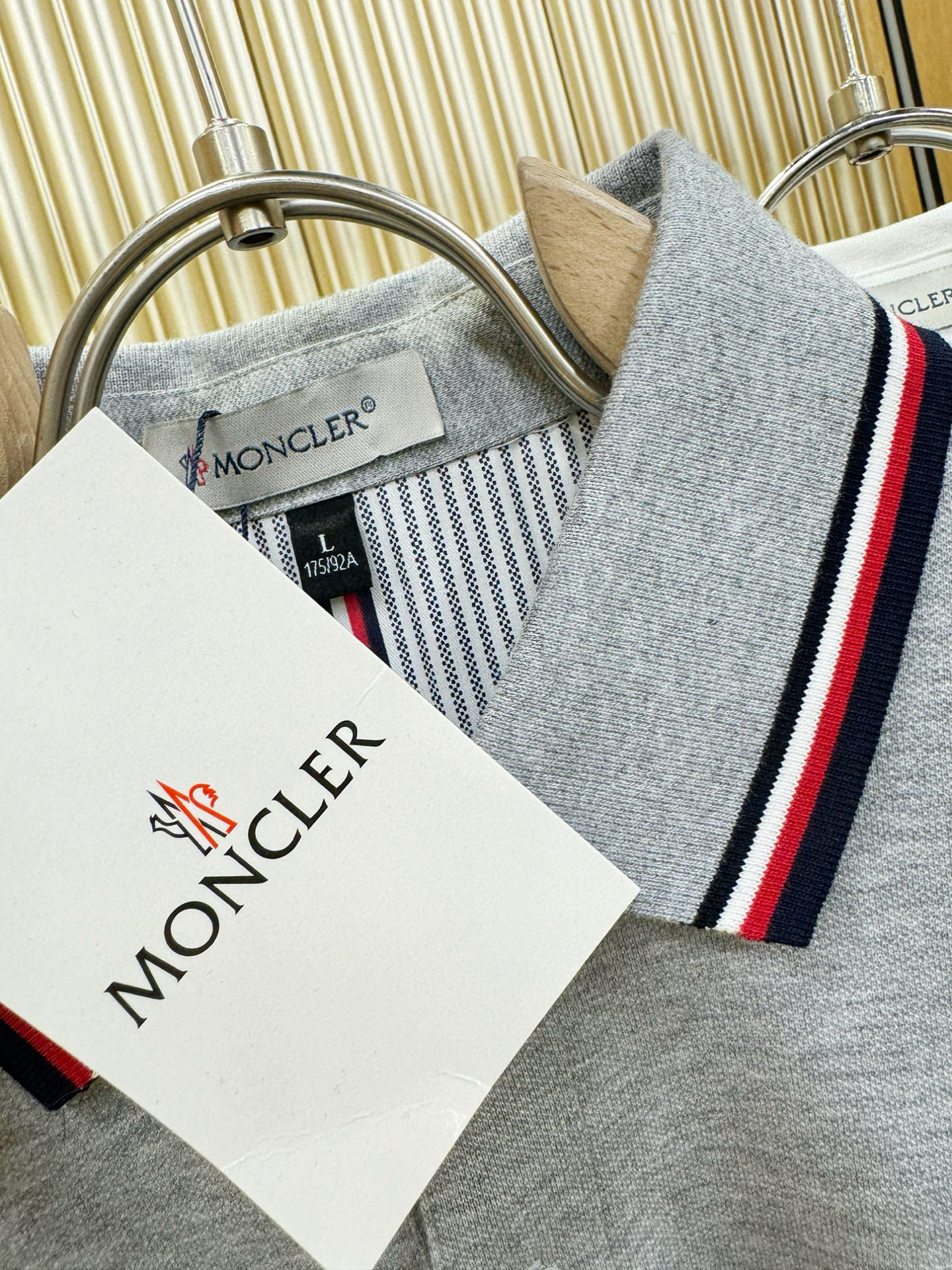 Moncler蒙口 2026官方春夏新款 专柜同步上市 男士翻领短袖POLO衫，高端主线系列，进口丝光珠