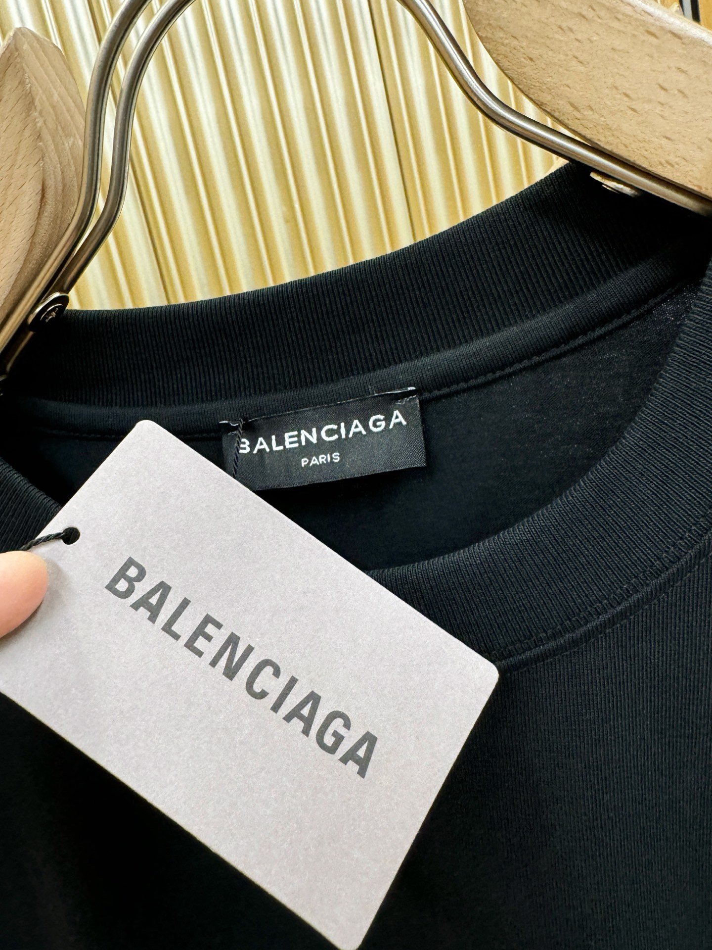 Balenciaga巴黎世家 2026新款短袖T恤！走秀图案时尚休闲短袖T恤衫！设计logo设计！极具设