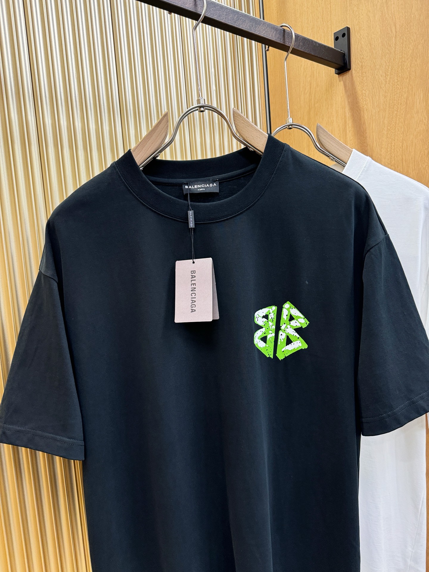 Balenciaga巴黎世家 2026新款短袖T恤！走秀图案时尚休闲短袖T恤衫！设计logo设计！极具设