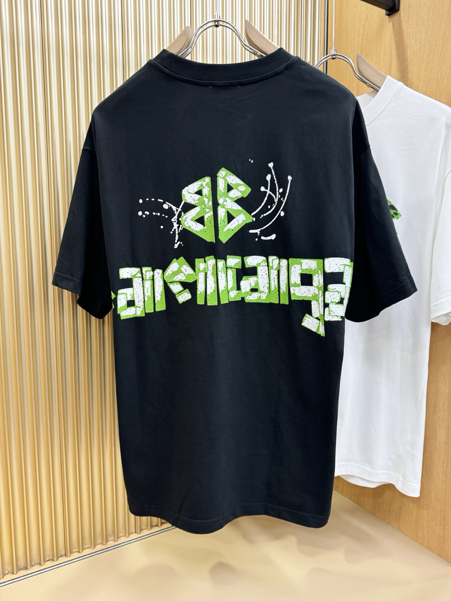 Balenciaga巴黎世家 2026新款短袖T恤！走秀图案时尚休闲短袖T恤衫！设计logo设计！极具设