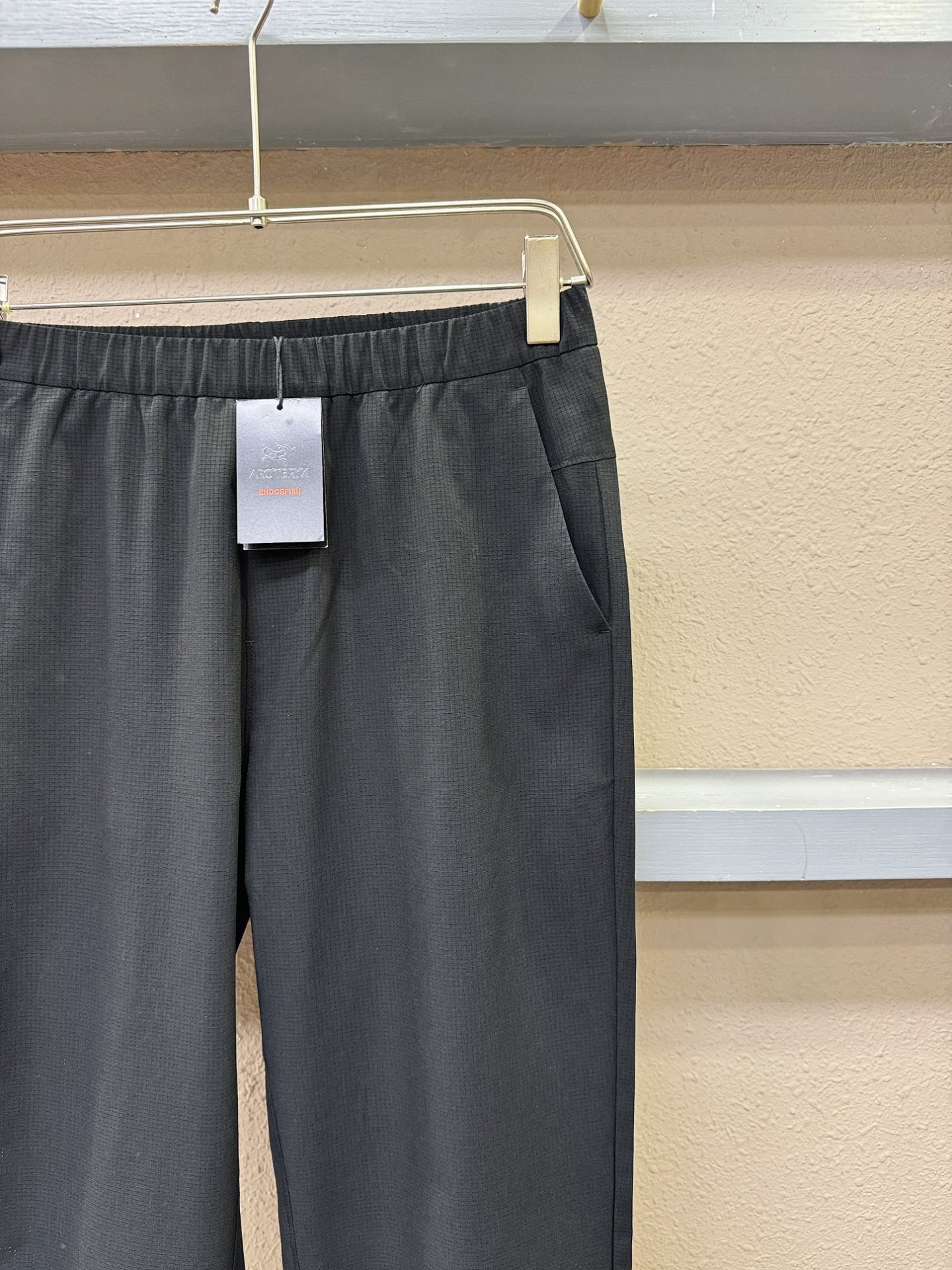 ARC‘TERYX/始祖鸟 新品休闲裤，选用欧洲进口面料，柔软舒适有质感，原版五金配件，非常炫酷，细节处