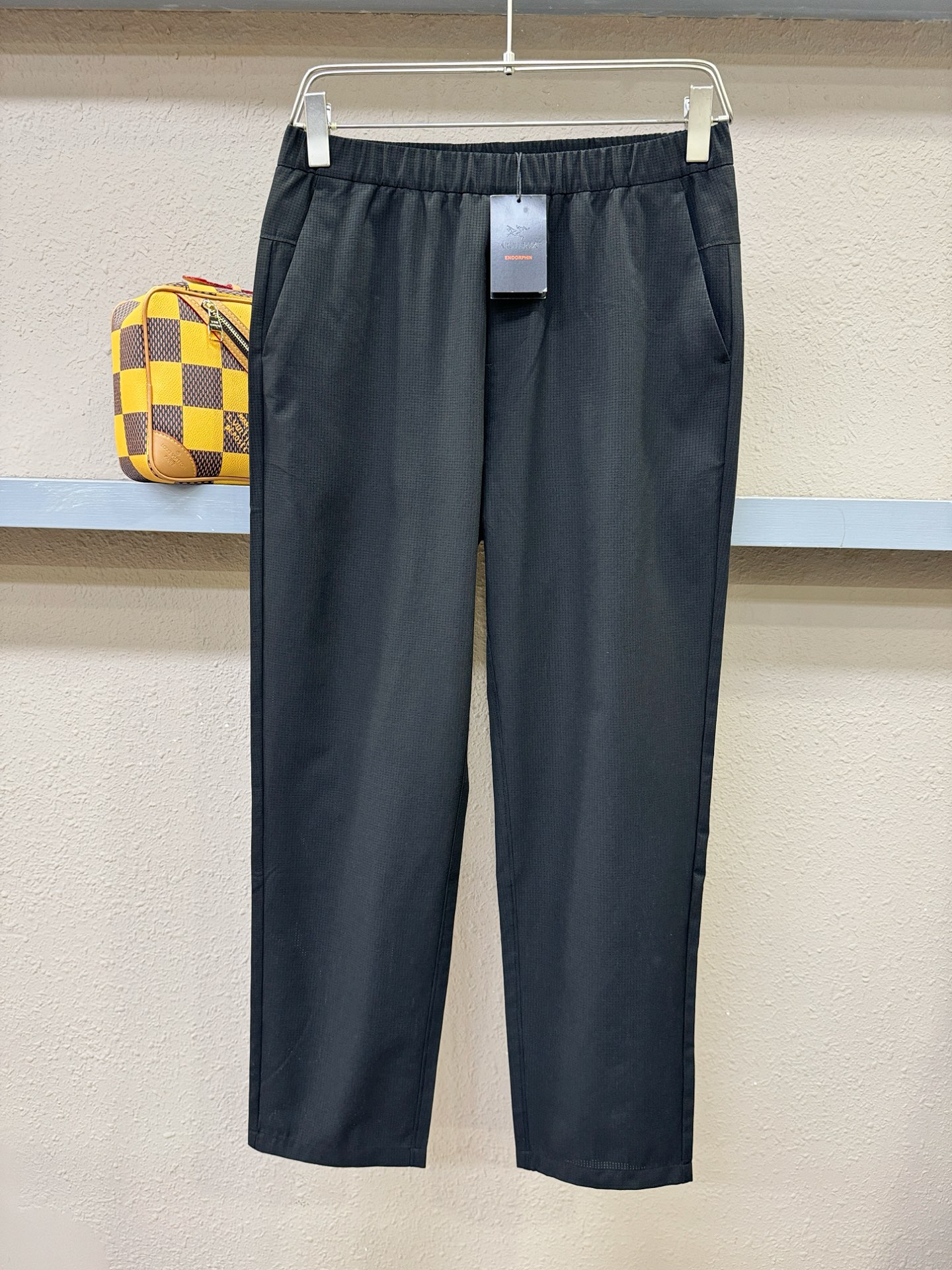 ARC‘TERYX/始祖鸟 新品休闲裤，选用欧洲进口面料，柔软舒适有质感，原版五金配件，非常炫酷，细节处