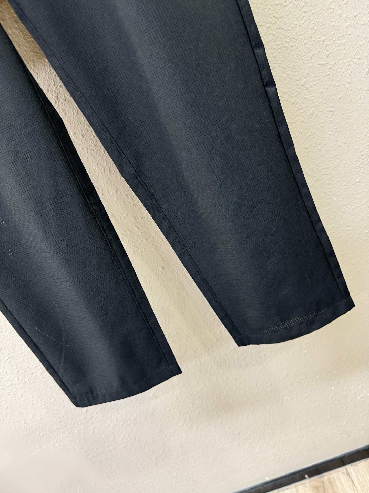 ARC‘TERYX/始祖鸟 新品休闲裤，选用欧洲进口面料，柔软舒适有质感，原版五金配件，非常炫酷，细节处