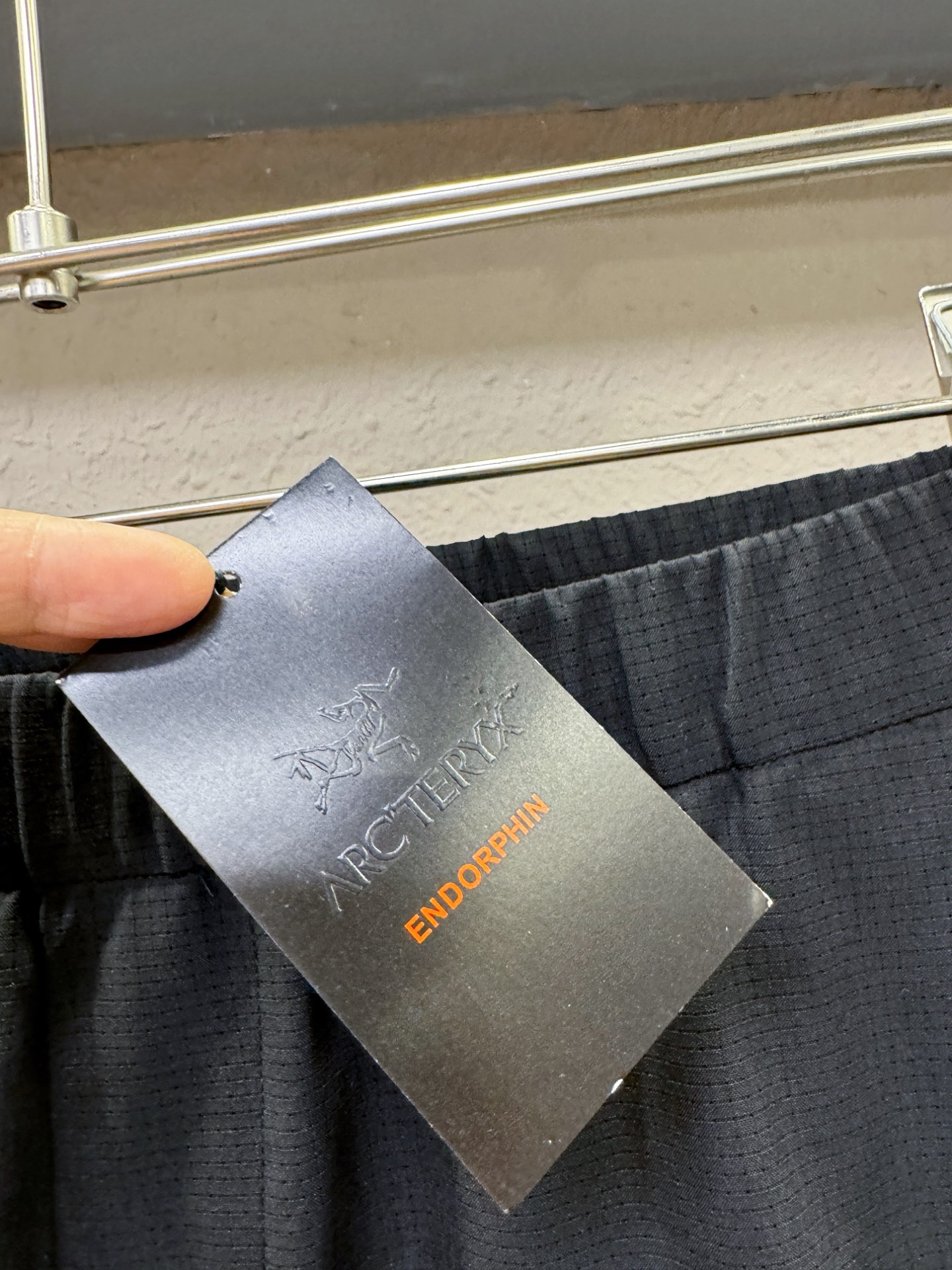 ARC‘TERYX/始祖鸟 新品休闲裤，选用欧洲进口面料，柔软舒适有质感，原版五金配件，非常炫酷，细节处