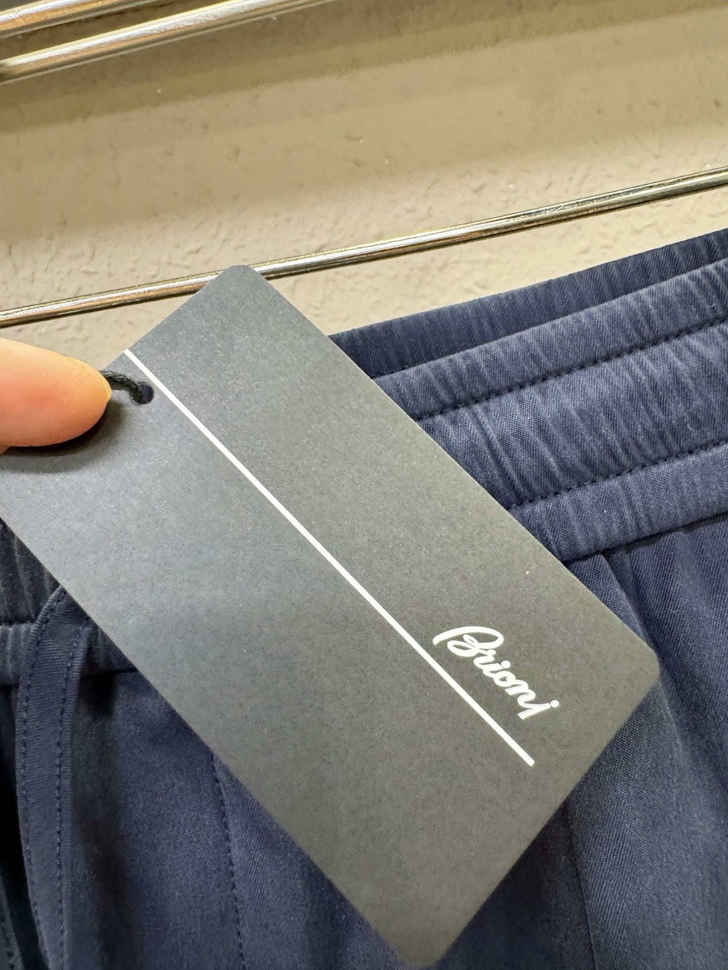 Brioni 布里奥尼 超火爆休闲裤，铜氨丝面料，柔软舒适有质感，原版五金配件，非常炫酷👍细节处理精致，