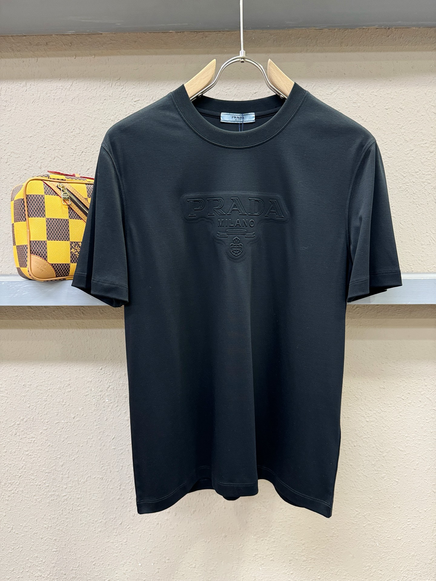 PRADA 普拉达 顶级品质 2026新品短袖！原版定制面料，手感柔软。顶级进口私货，时尚设计潮流短袖，