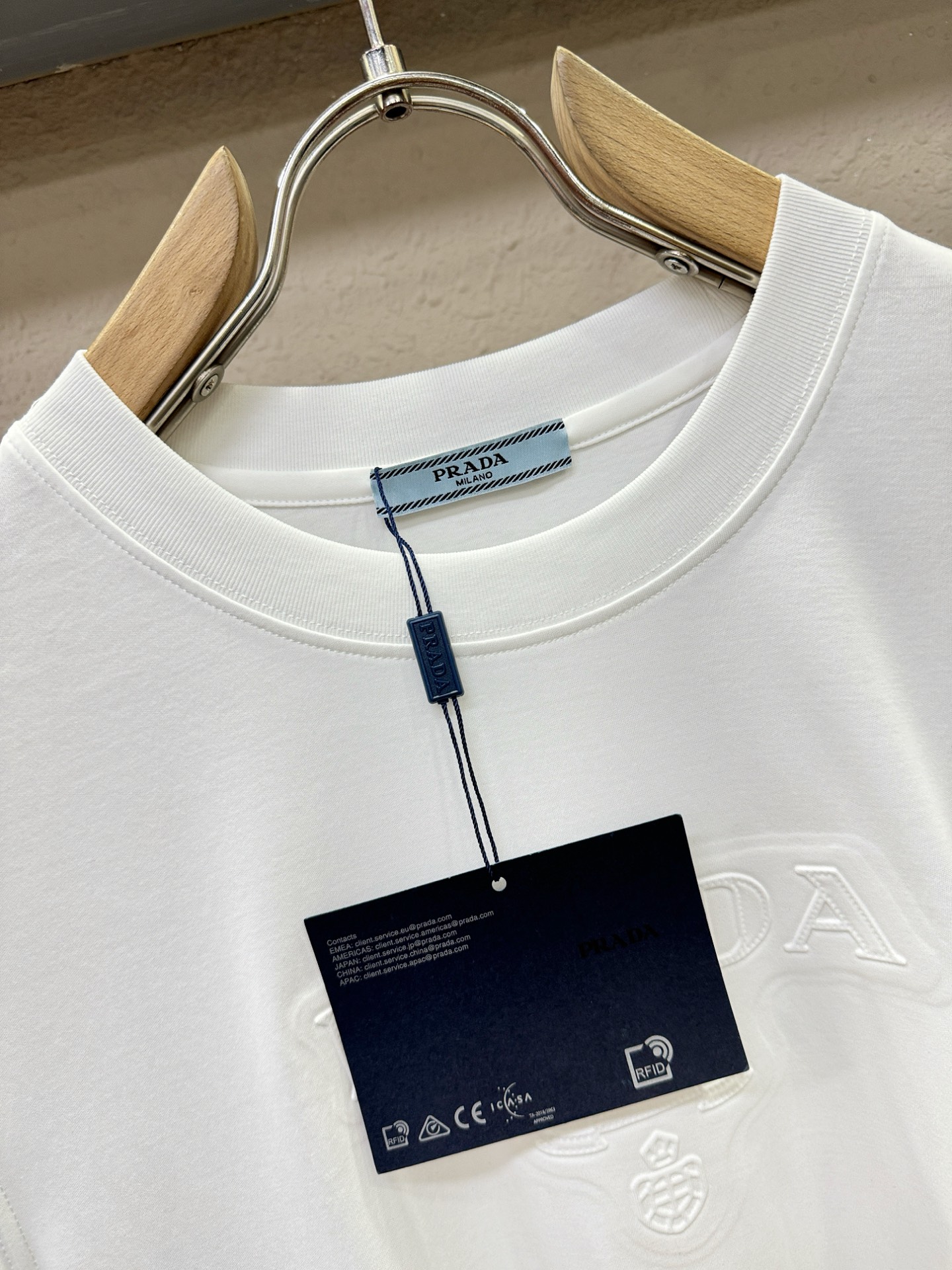 PRADA 普拉达 顶级品质 2026新品短袖！原版定制面料，手感柔软。顶级进口私货，时尚设计潮流短袖，