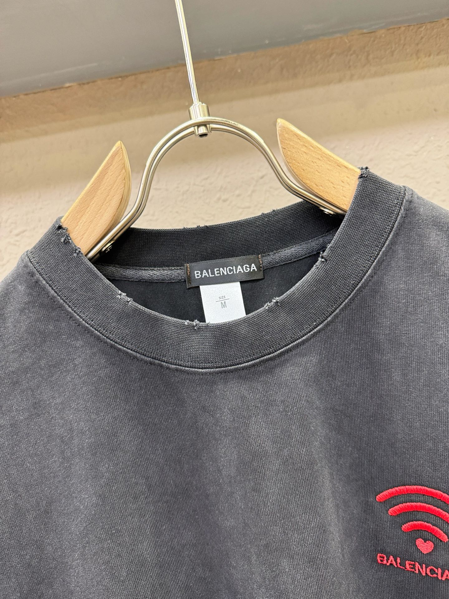 最大可穿240斤‼️ Balenciaga巴黎世家 2026新款短袖T恤！走秀图案时尚休闲短袖T恤衫！设