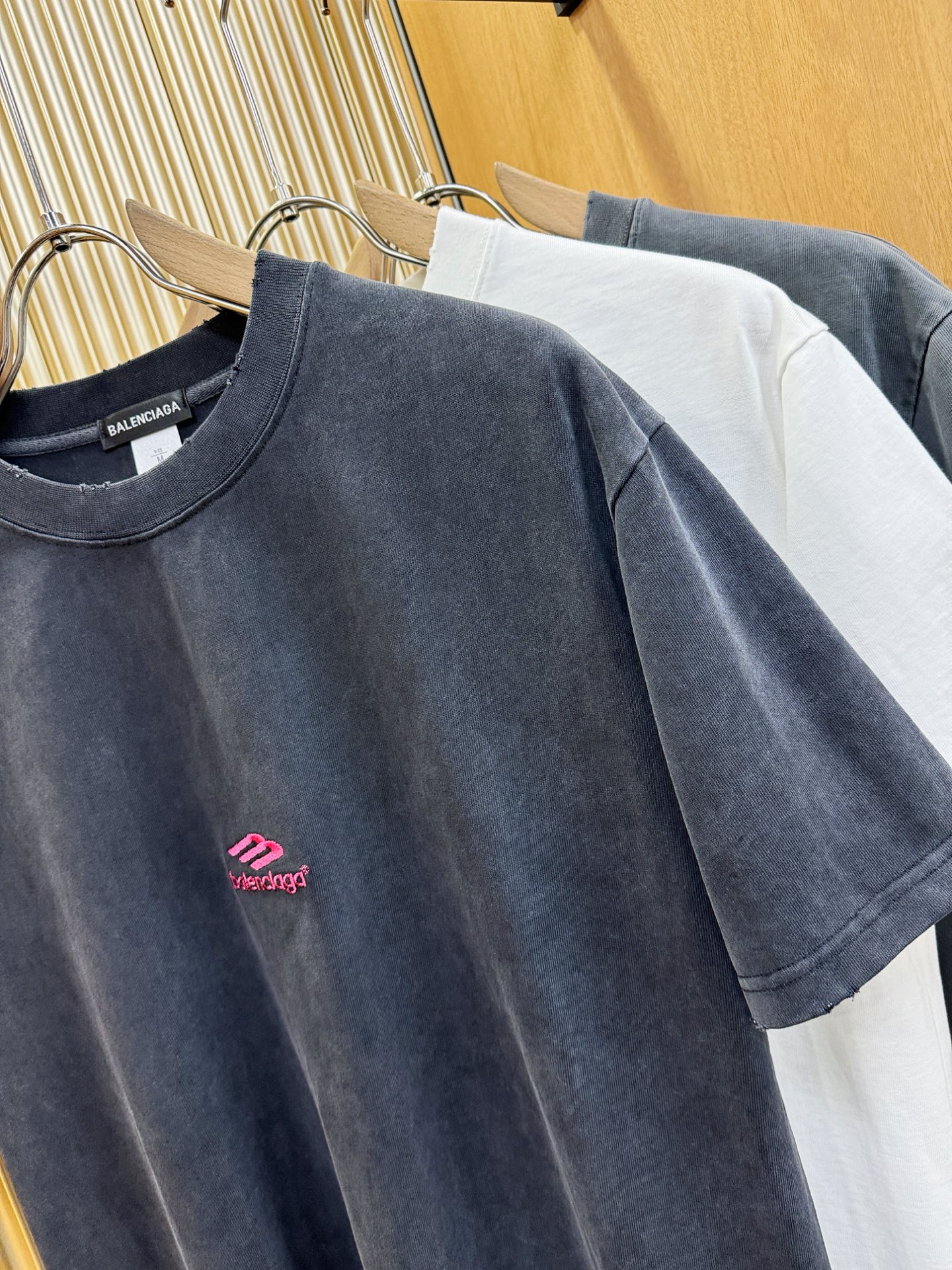最大可穿240斤‼️ Balenciaga巴黎世家 2026新款短袖T恤！走秀图案时尚休闲短袖T恤衫！设