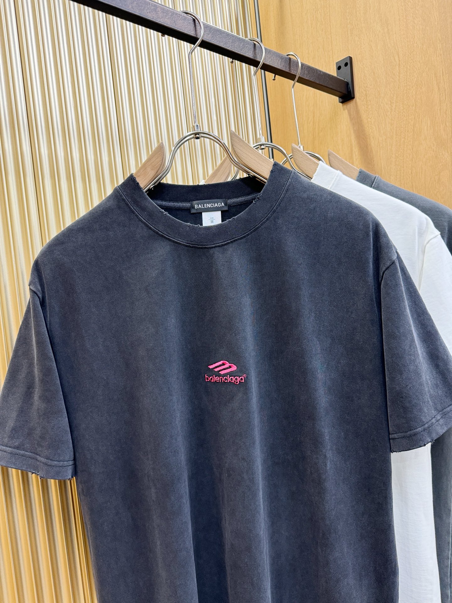 最大可穿240斤‼️ Balenciaga巴黎世家 2026新款短袖T恤！走秀图案时尚休闲短袖T恤衫！设