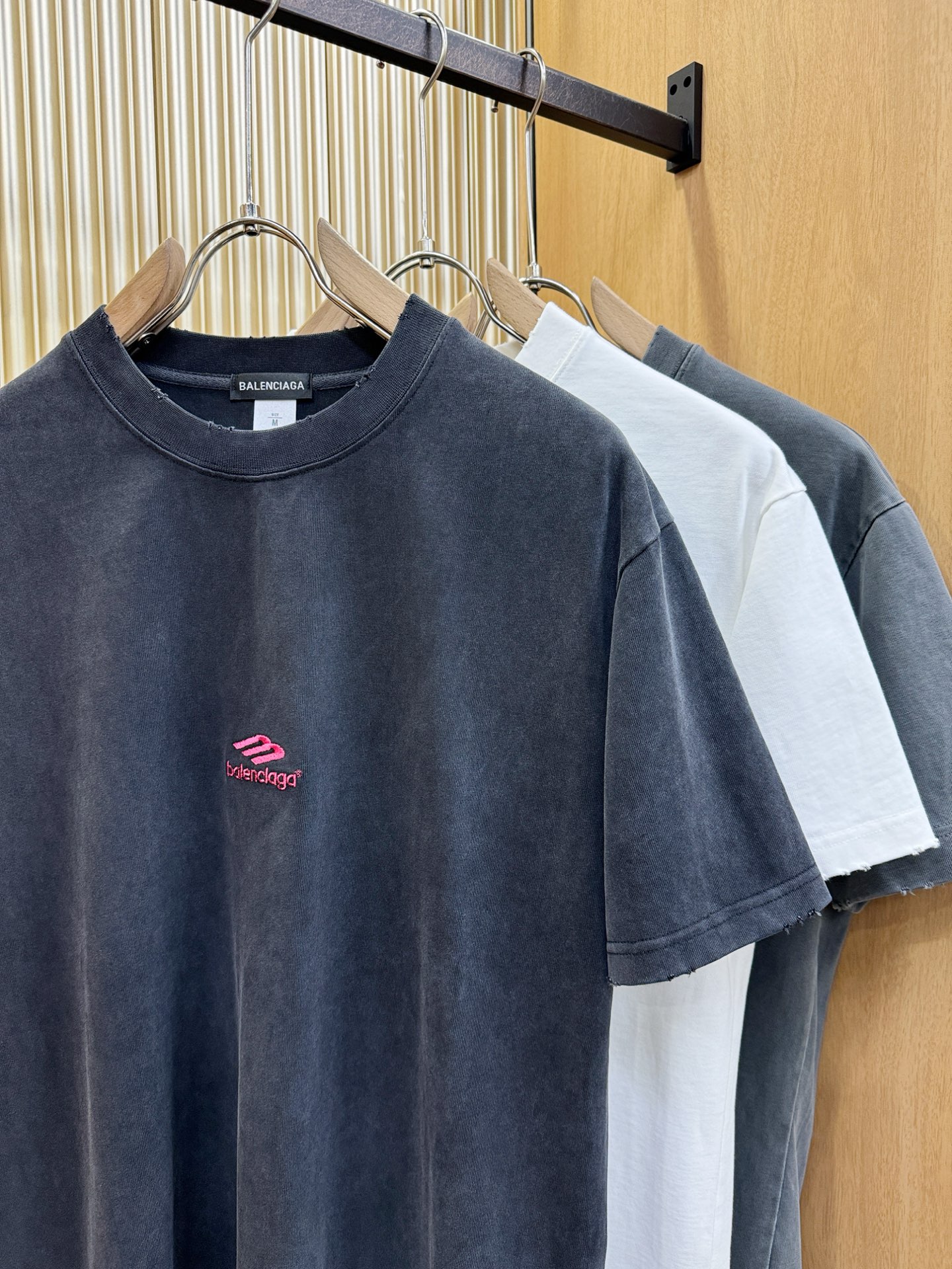 最大可穿240斤‼️ Balenciaga巴黎世家 2026新款短袖T恤！走秀图案时尚休闲短袖T恤衫！设