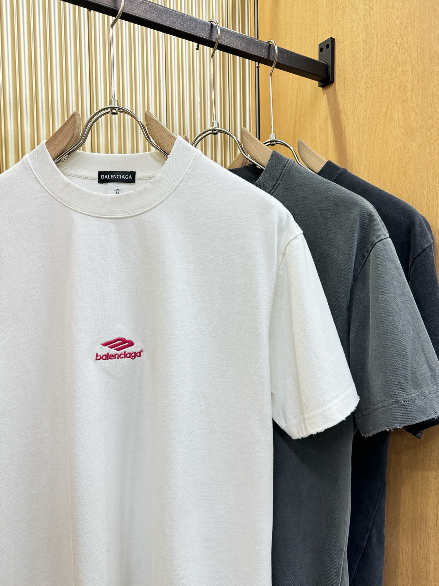 最大可穿240斤‼️ Balenciaga巴黎世家 2026新款短袖T恤！走秀图案时尚休闲短袖T恤衫！设