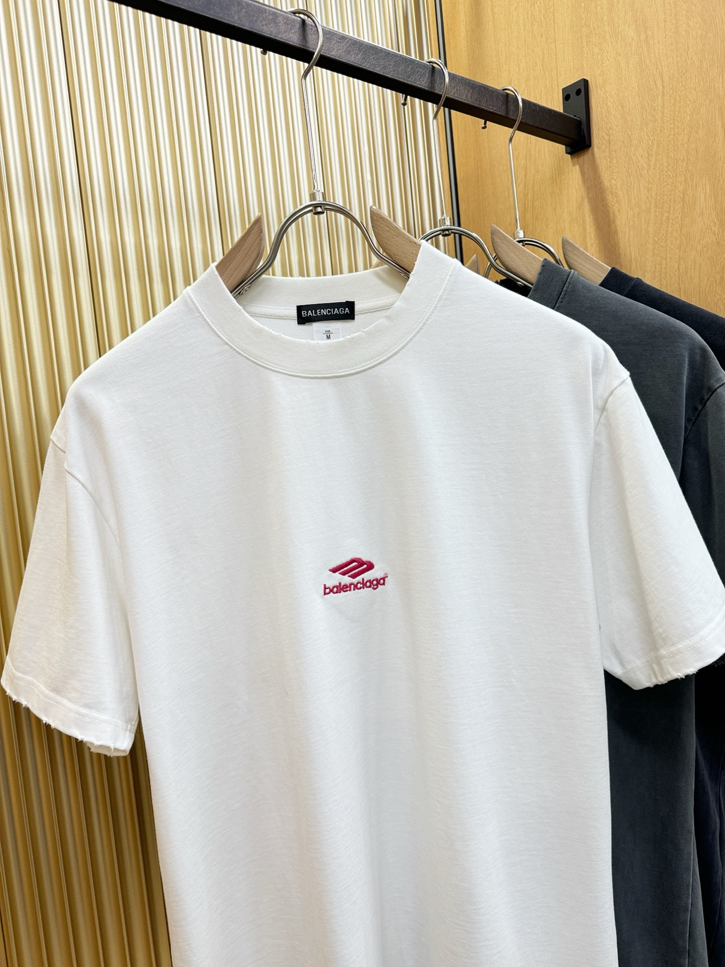 最大可穿240斤‼️ Balenciaga巴黎世家 2026新款短袖T恤！走秀图案时尚休闲短袖T恤衫！设
