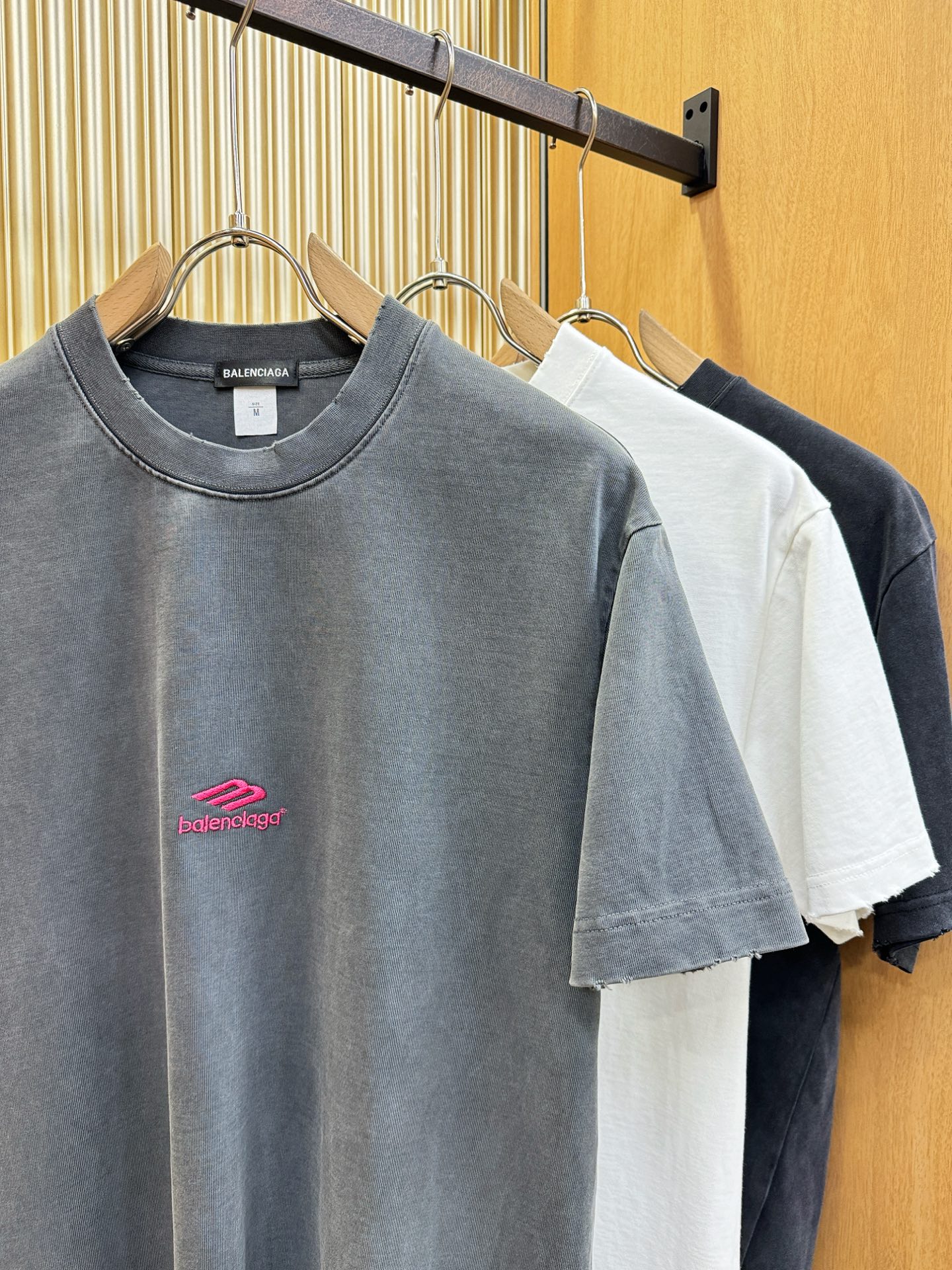 最大可穿240斤‼️ Balenciaga巴黎世家 2026新款短袖T恤！走秀图案时尚休闲短袖T恤衫！设