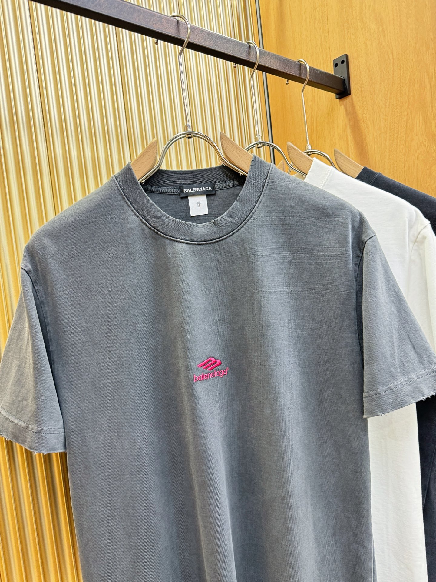 最大可穿240斤‼️ Balenciaga巴黎世家 2026新款短袖T恤！走秀图案时尚休闲短袖T恤衫！设