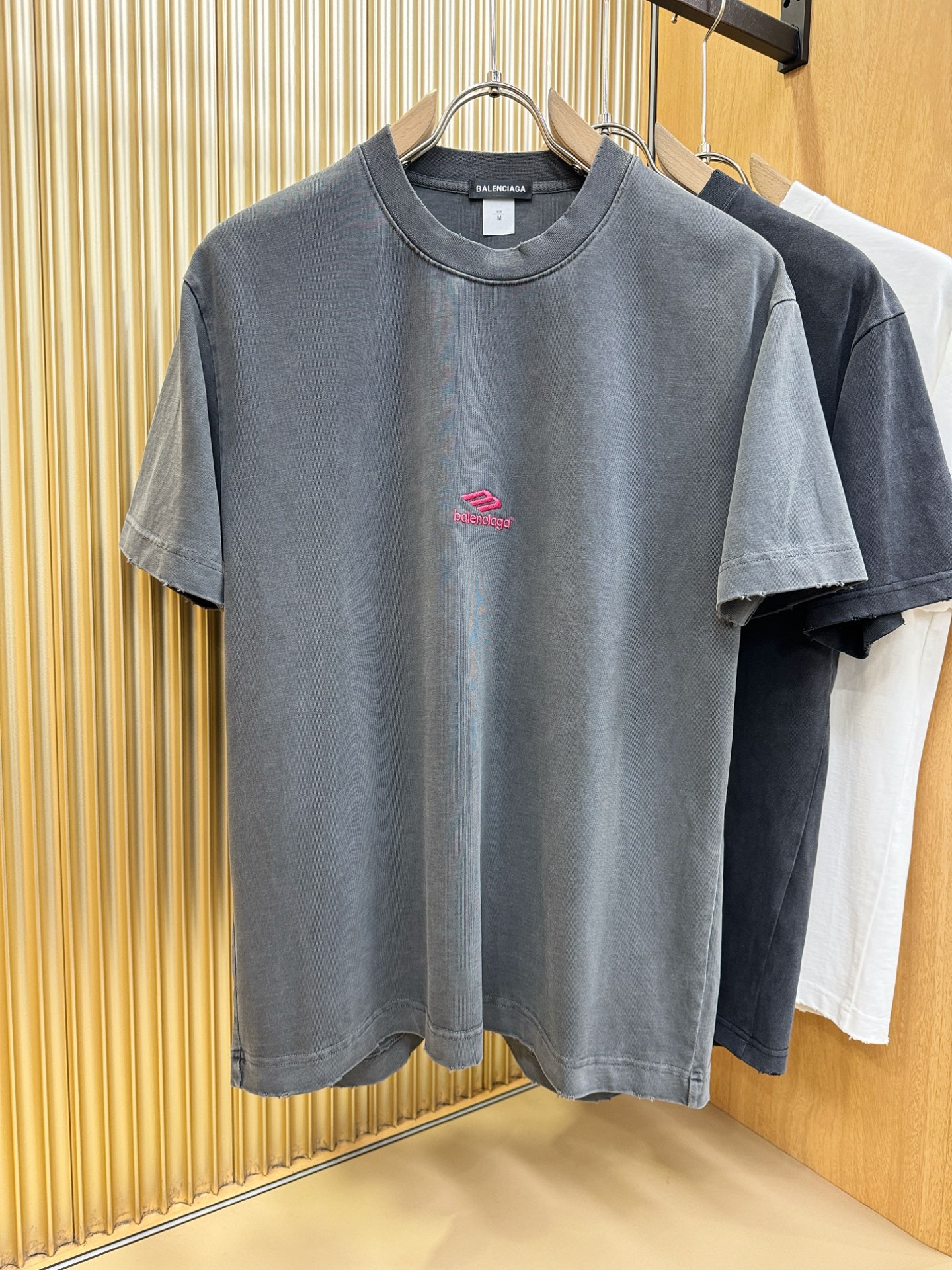 最大可穿240斤‼️ Balenciaga巴黎世家 2026新款短袖T恤！走秀图案时尚休闲短袖T恤衫！设