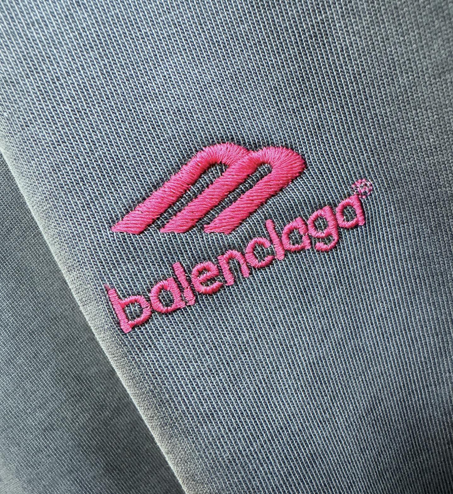 最大可穿240斤‼️ Balenciaga巴黎世家 2026新款短袖T恤！走秀图案时尚休闲短袖T恤衫！设