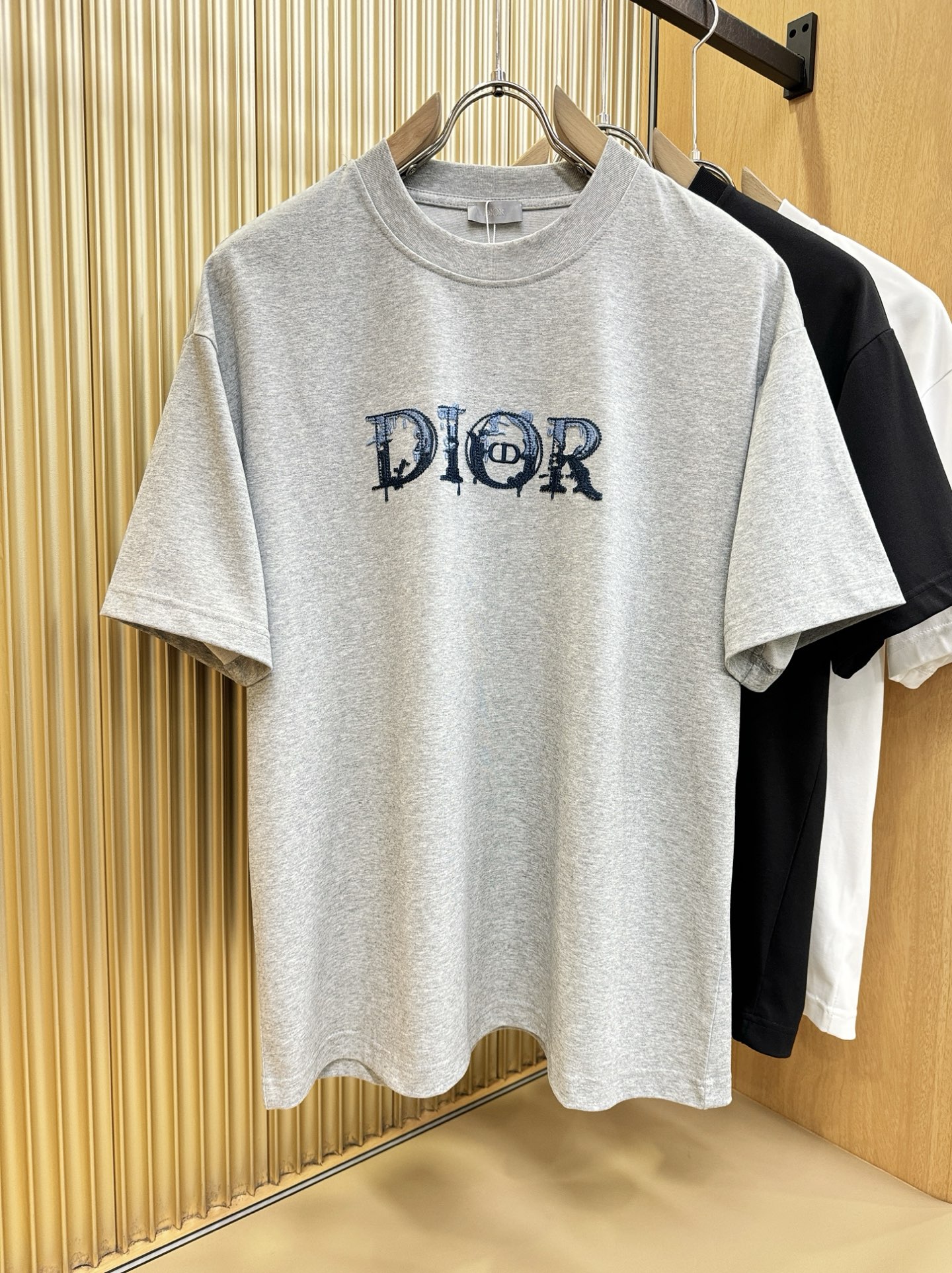 Dior迪奥 2026新款短袖T恤！走秀图案时尚休闲短袖T恤衫！设计logo设计！极具设计精选客供面料，