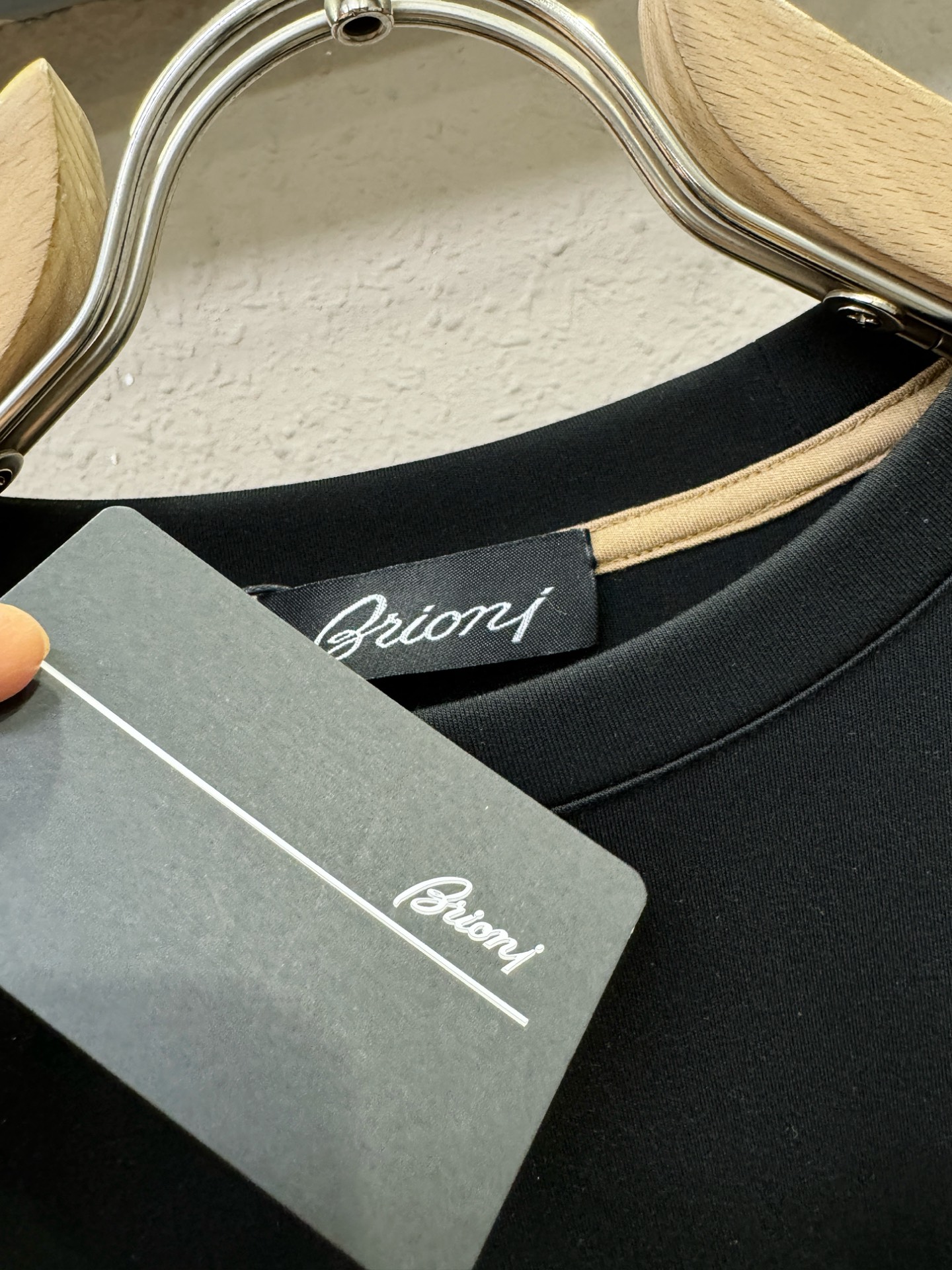 Brioni 布里奥尼 2026新品 长袖T恤，经典Logo设计，百搭款 官网同步发售 定制面料，柔软细