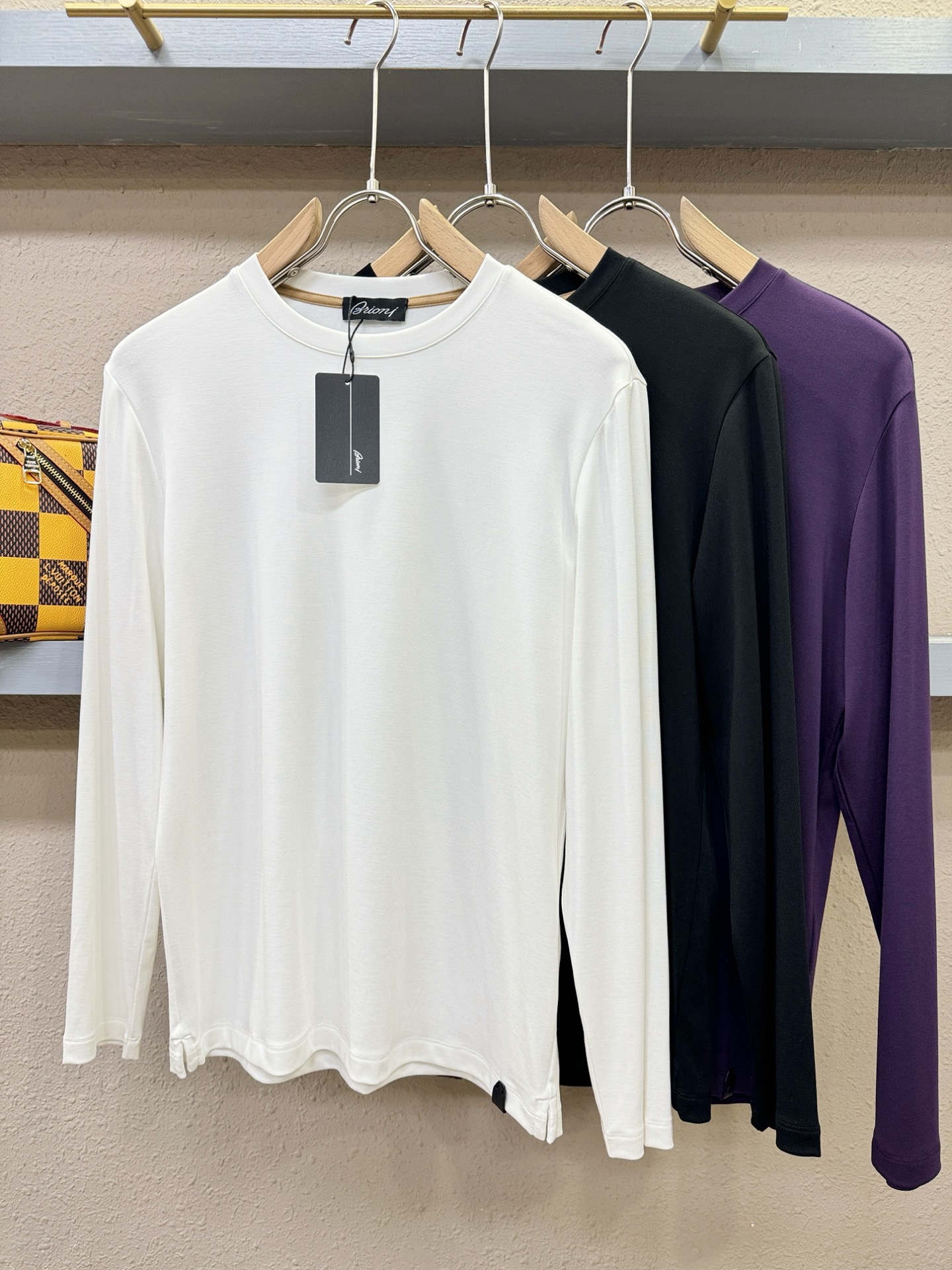 Brioni 布里奥尼 2026新品 长袖T恤，经典Logo设计，百搭款 官网同步发售 定制面料，柔软细
