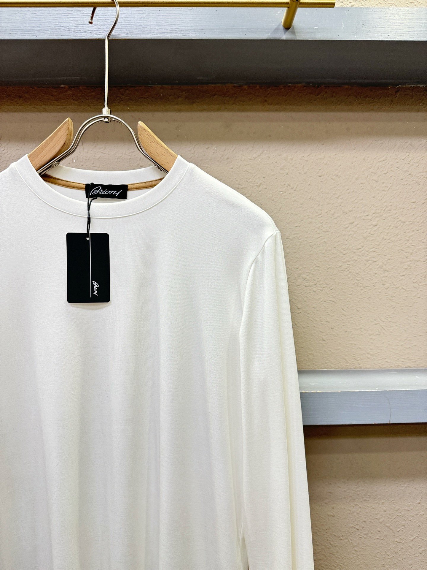 Brioni 布里奥尼 2026新品 长袖T恤，经典Logo设计，百搭款 官网同步发售 定制面料，柔软细
