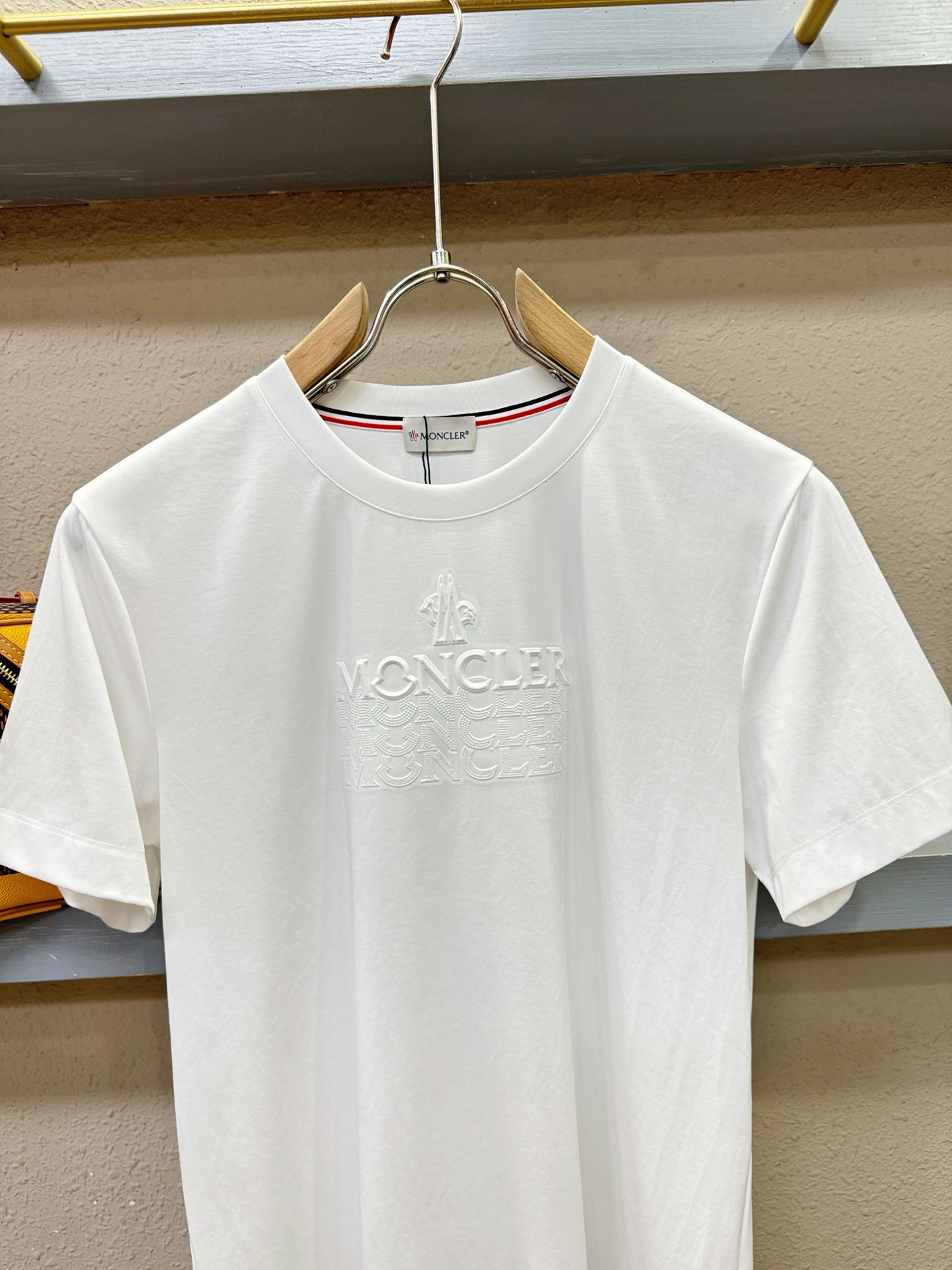 Moncler蒙口 2026新款短袖T恤！走秀图案时尚休闲短袖T恤衫！设计logo设计！极具设计精选客供