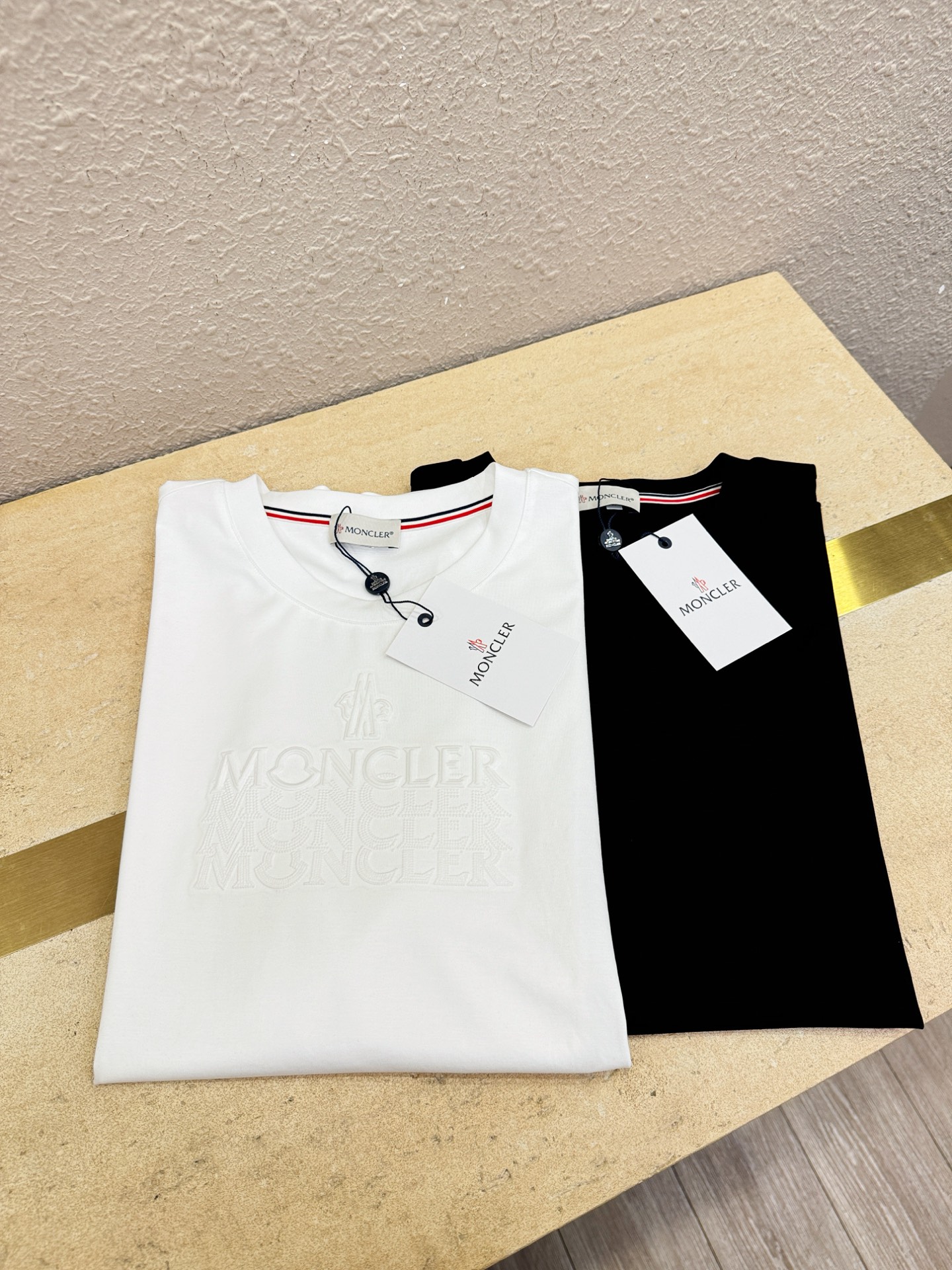 Moncler蒙口 2026新款短袖T恤！走秀图案时尚休闲短袖T恤衫！设计logo设计！极具设计精选客供