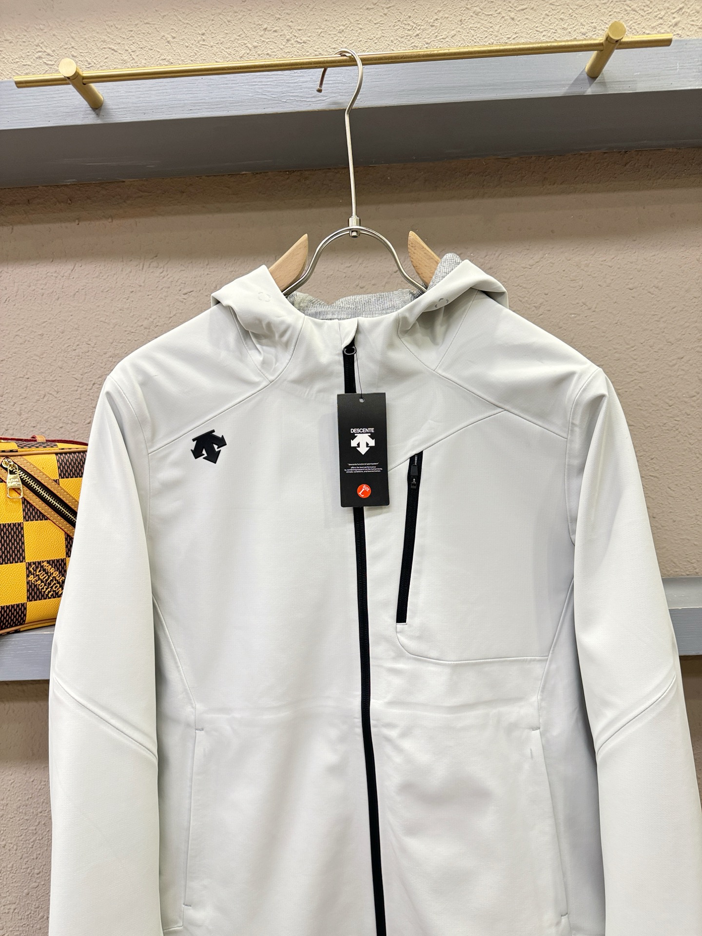 DESCENTE迪桑特 2026新款防水向导级冲锋衣机能风拉链夹克，防风防水冲锋衣，级别高分子材料透气薄