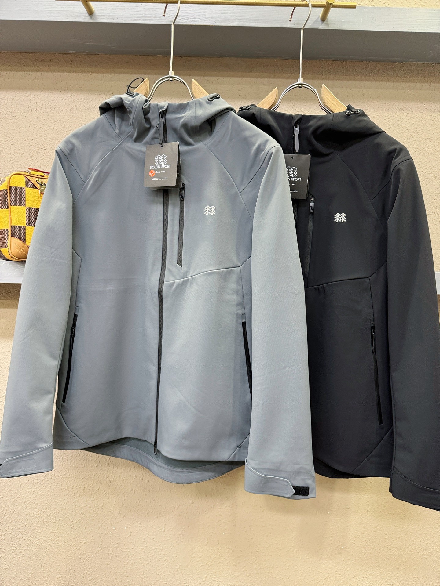 KOLON SPORT 2026新款防水向导级冲锋衣机能风拉链夹克，防风防水冲锋衣，级别高分子材料透气复