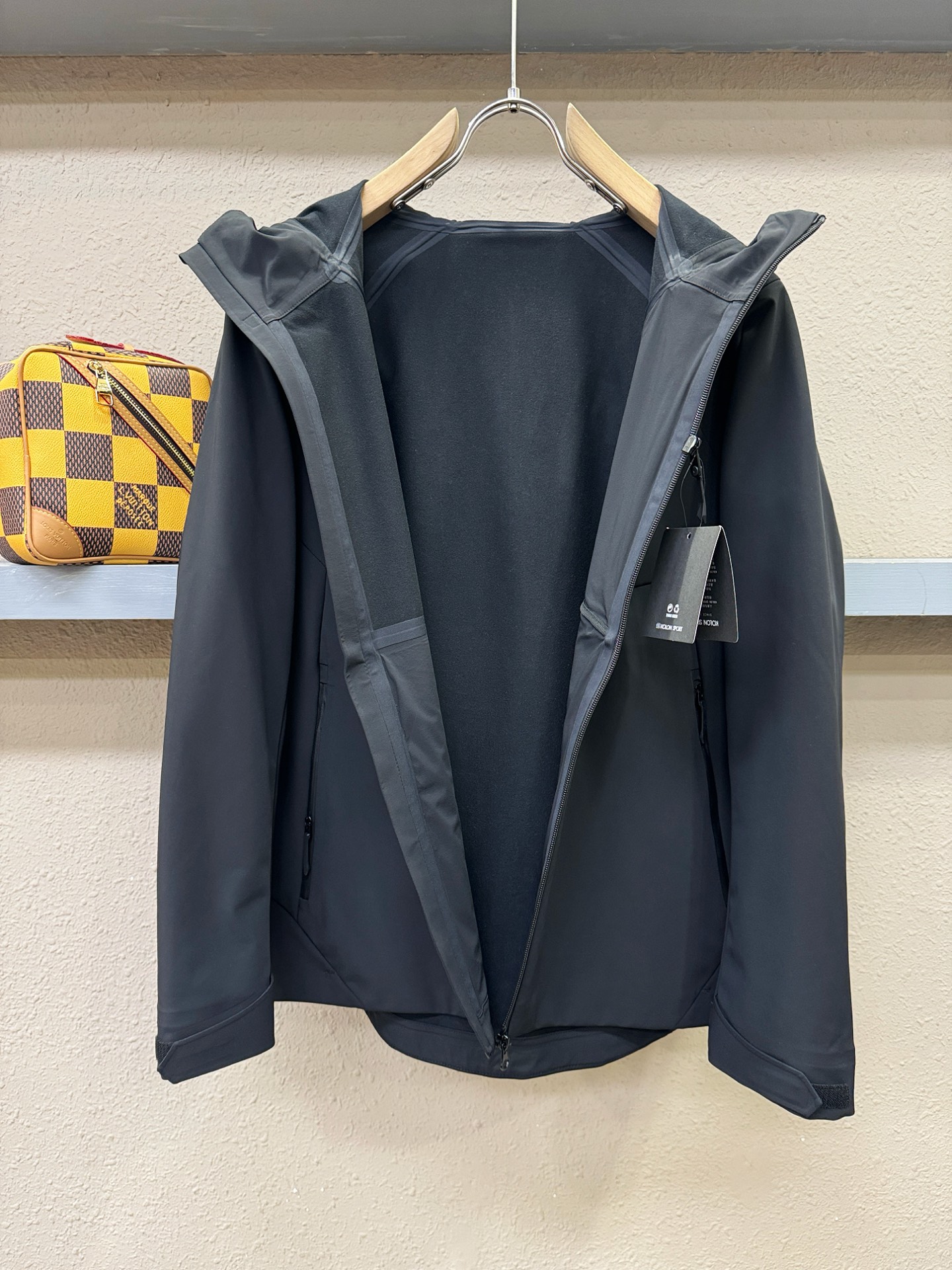 KOLON SPORT 2026新款防水向导级冲锋衣机能风拉链夹克，防风防水冲锋衣，级别高分子材料透气复