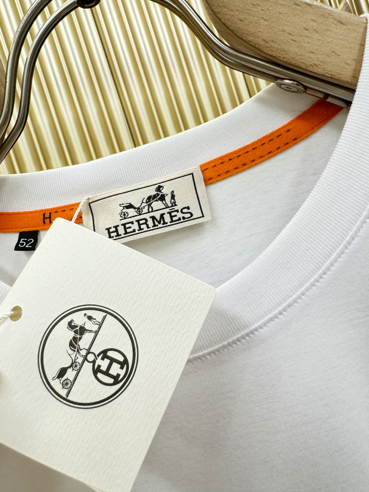 Hermès爱马仕 2026新款短袖T恤！走秀图案时尚休闲短袖T恤衫！设计logo设计！极具设计精选客供