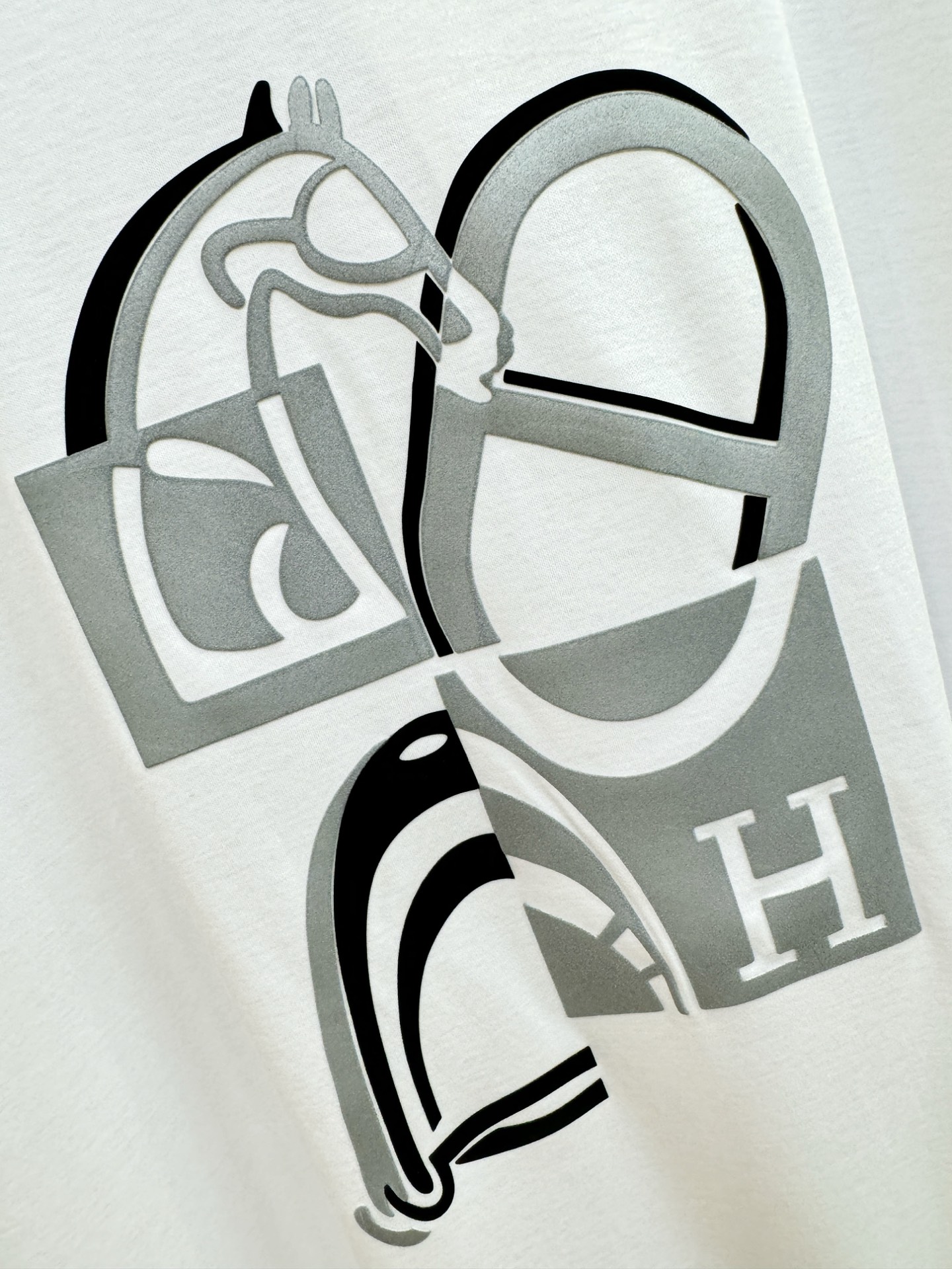 Hermès爱马仕 2026新款短袖T恤！走秀图案时尚休闲短袖T恤衫！设计logo设计！极具设计精选客供