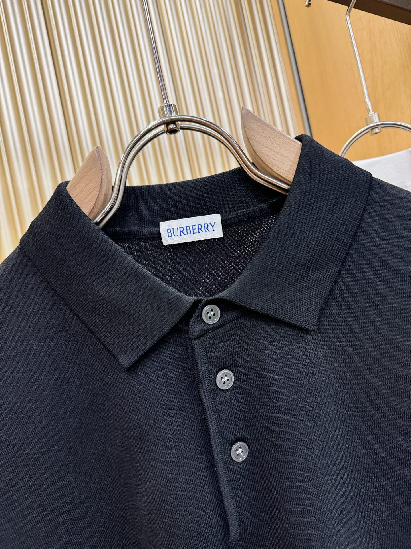 BURBERRY巴宝莉 顶级品质 2026春夏新品短袖针织衫，桑蚕丝伊力特面料，手感柔软。顶级进口私货，