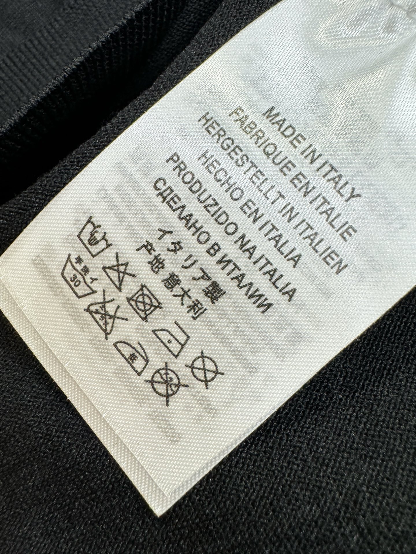 BURBERRY巴宝莉 顶级品质 2026春夏新品短袖针织衫，桑蚕丝伊力特面料，手感柔软。顶级进口私货，