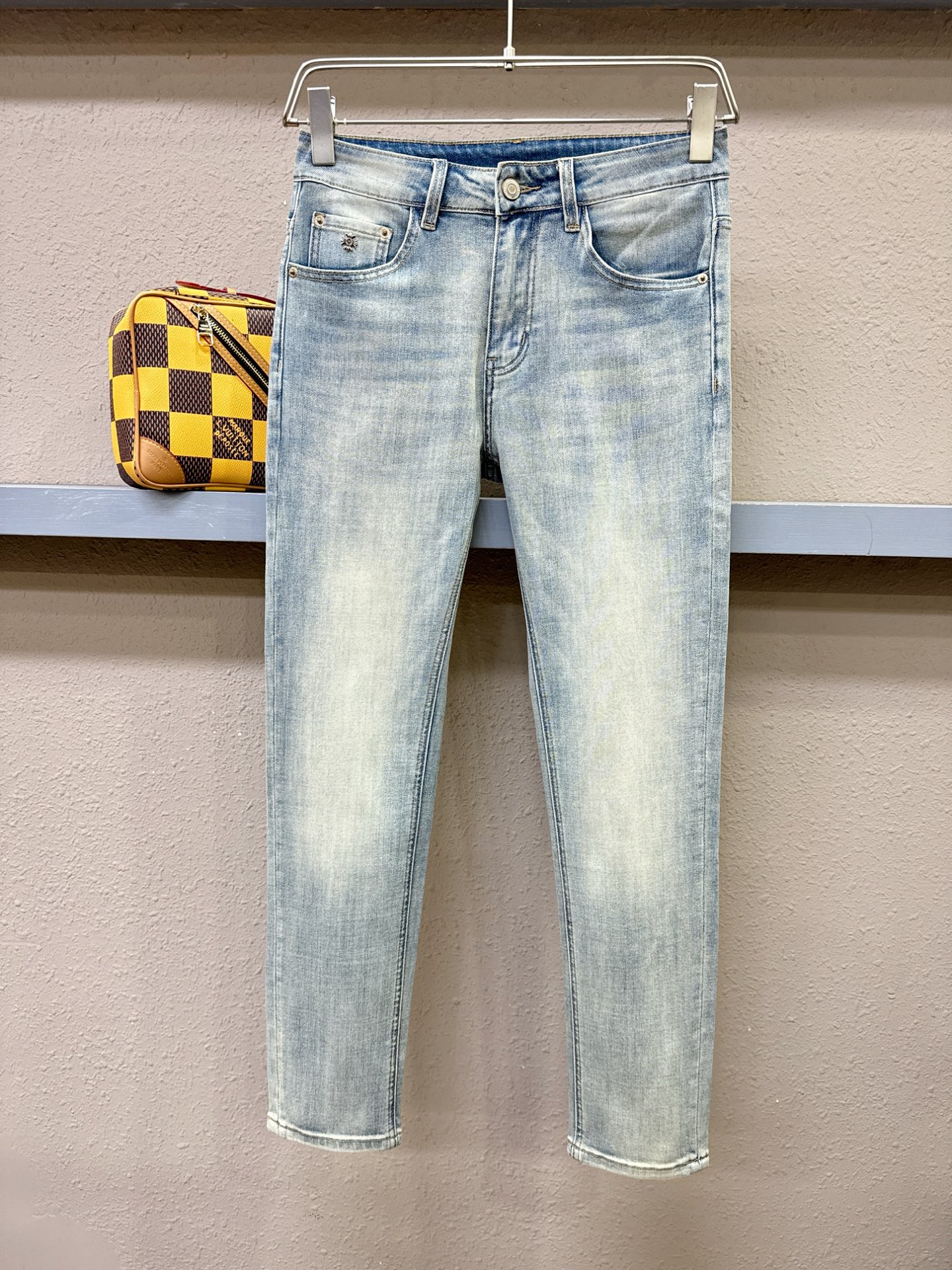 CHROME HEARTS 克罗心 专柜新品，原版牛仔裤 原版重工打造，品牌经典LOGO设计，三标齐全！