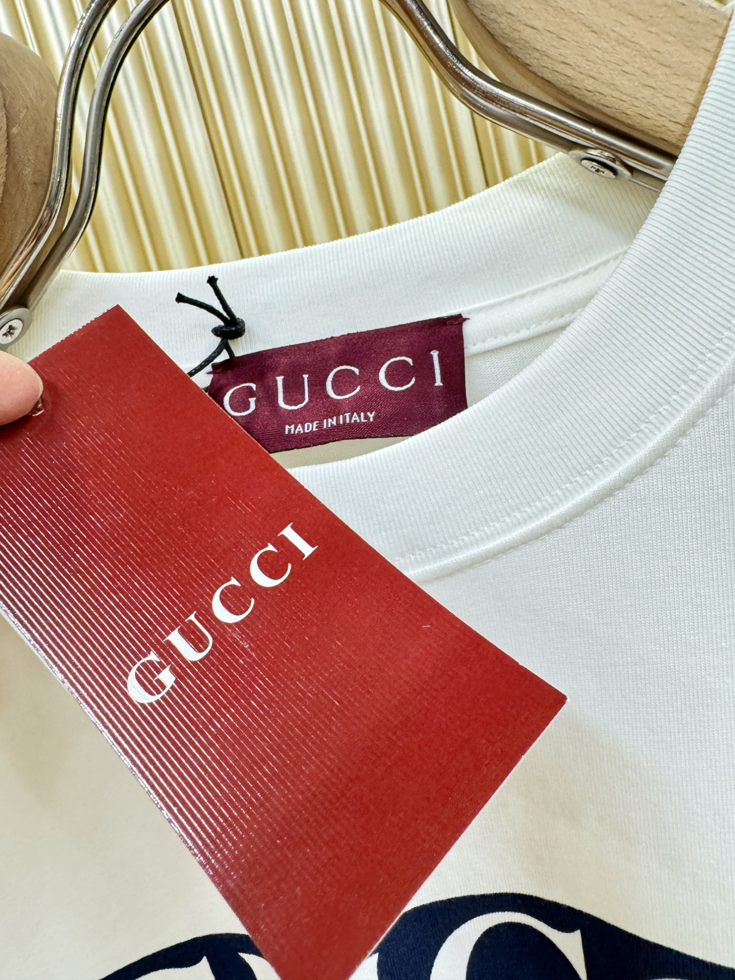 Gucci古奇 2026新款短袖T恤！男女同款！走秀图案时尚休闲短袖T恤衫！设计logo设计！极具设计精