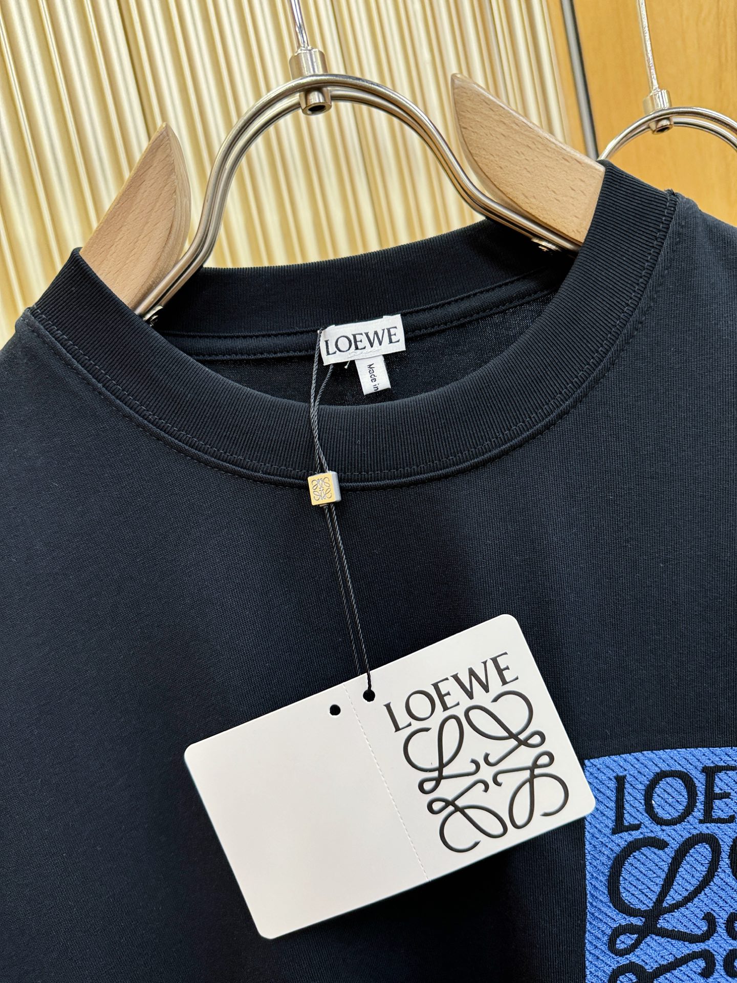LOEWE罗意威 2026新款短袖T恤！男女同款！走秀图案时尚休闲短袖T恤衫！设计logo设计！极具设计