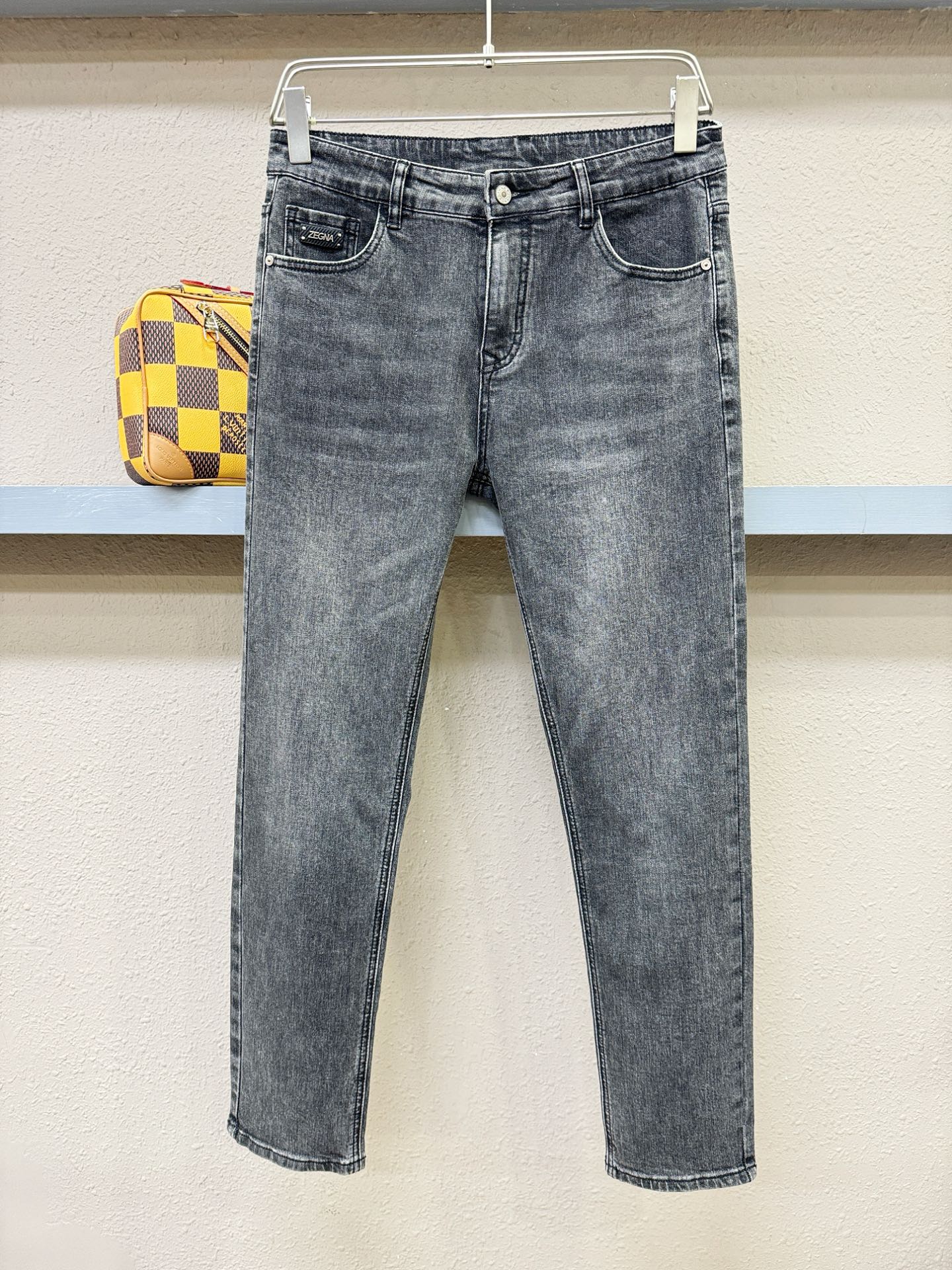 Ermenegildo zeg*a杰*亚 专柜新品，原版牛仔裤 原版重工打造，品牌经典LOGO设计，三标