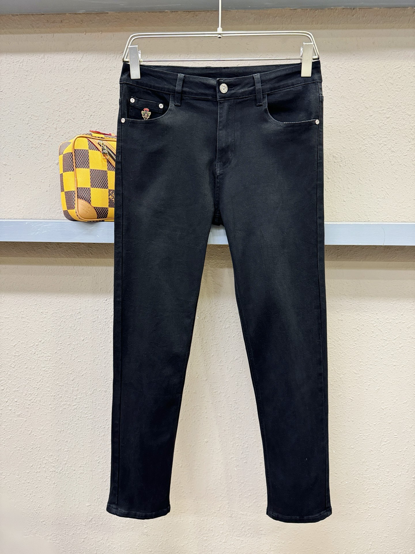 Gucci古奇 专柜新品，原版牛仔裤 原版重工打造，品牌经典LOGO设计，三标齐全！原版五金辅料。专柜定