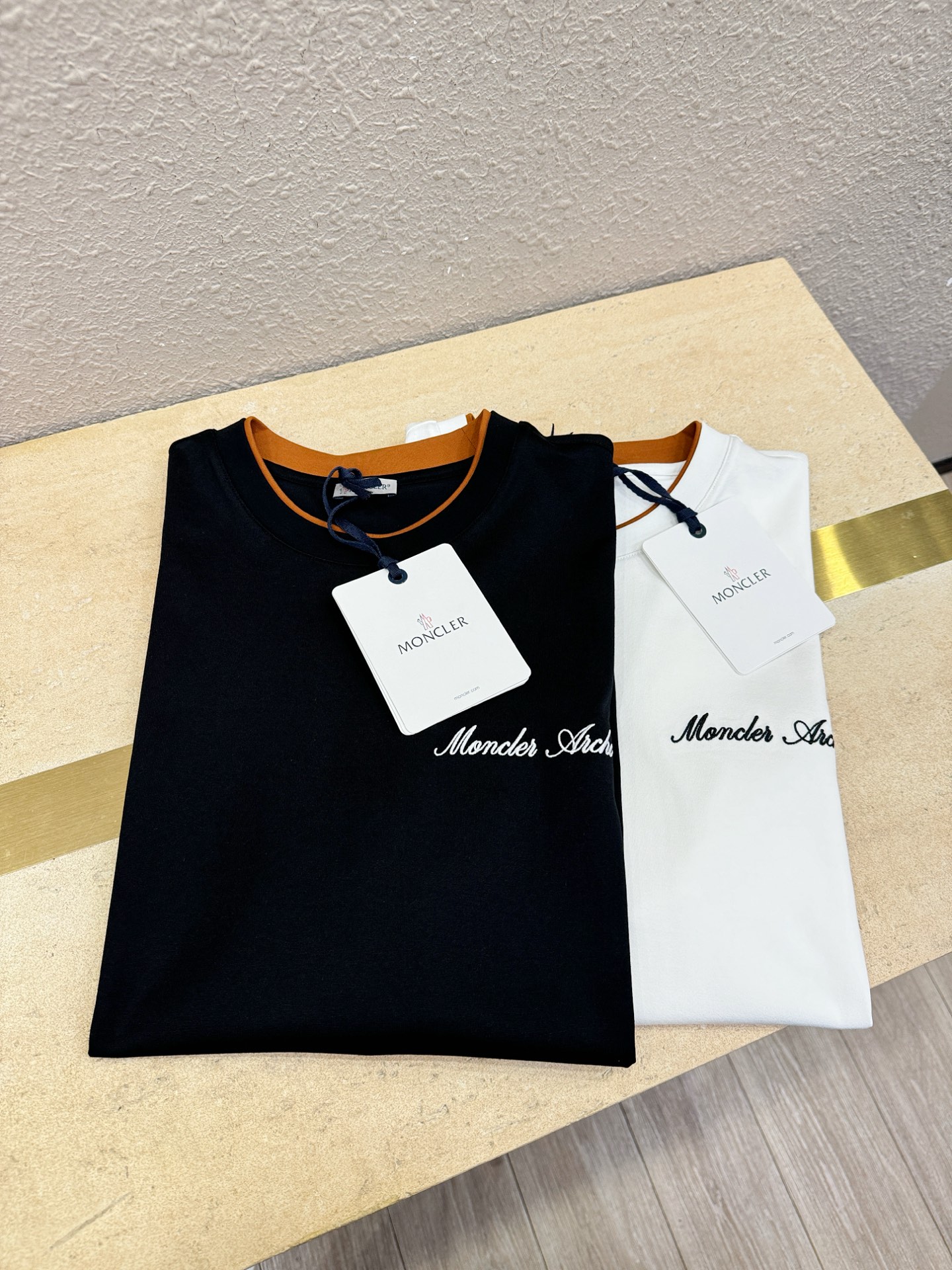 Moncler蒙口 2026新款短袖T恤！走秀图案时尚休闲短袖T恤衫！设计logo设计！极具设计精选客供