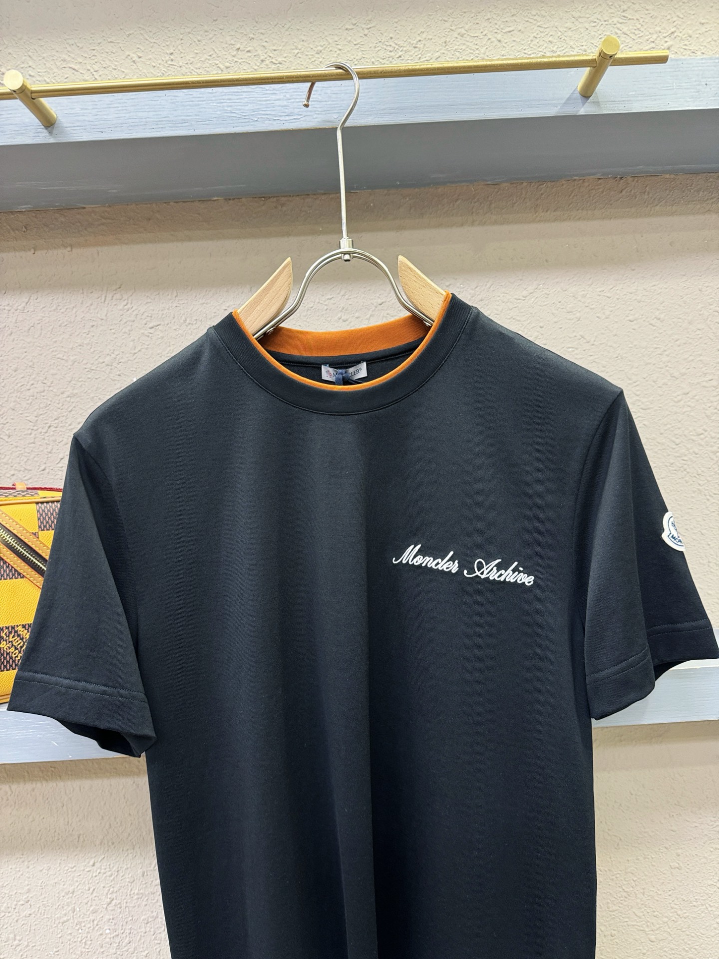 Moncler蒙口 2026新款短袖T恤！走秀图案时尚休闲短袖T恤衫！设计logo设计！极具设计精选客供