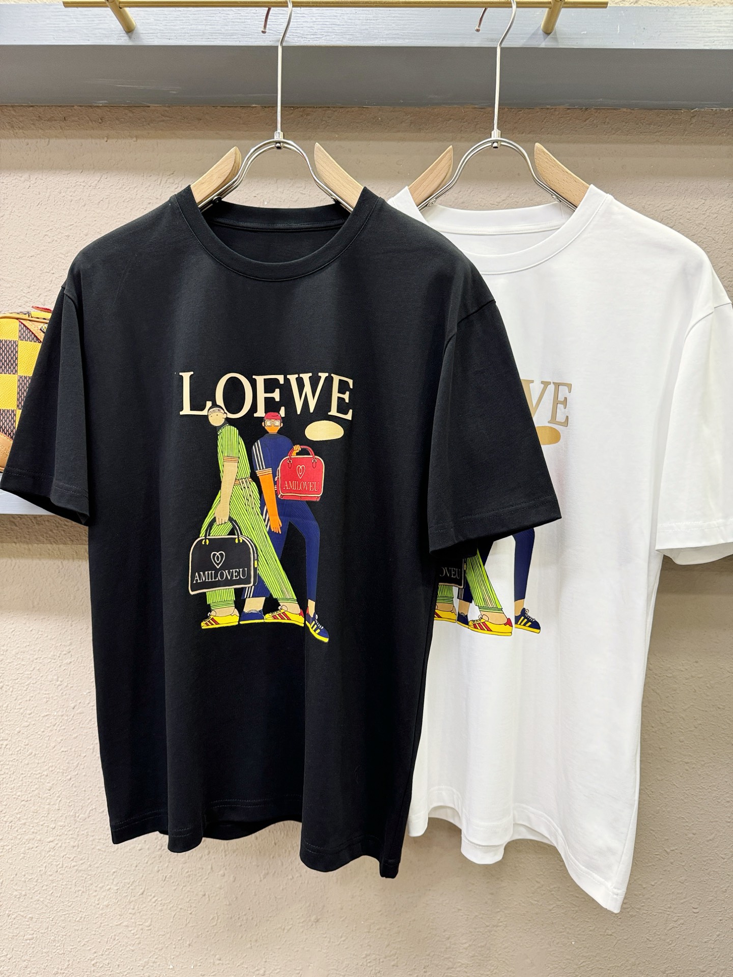 LOEWE罗意威 2026新款短袖T恤！走秀图案时尚休闲短袖T恤衫！设计logo设计！极具设计精选客供面