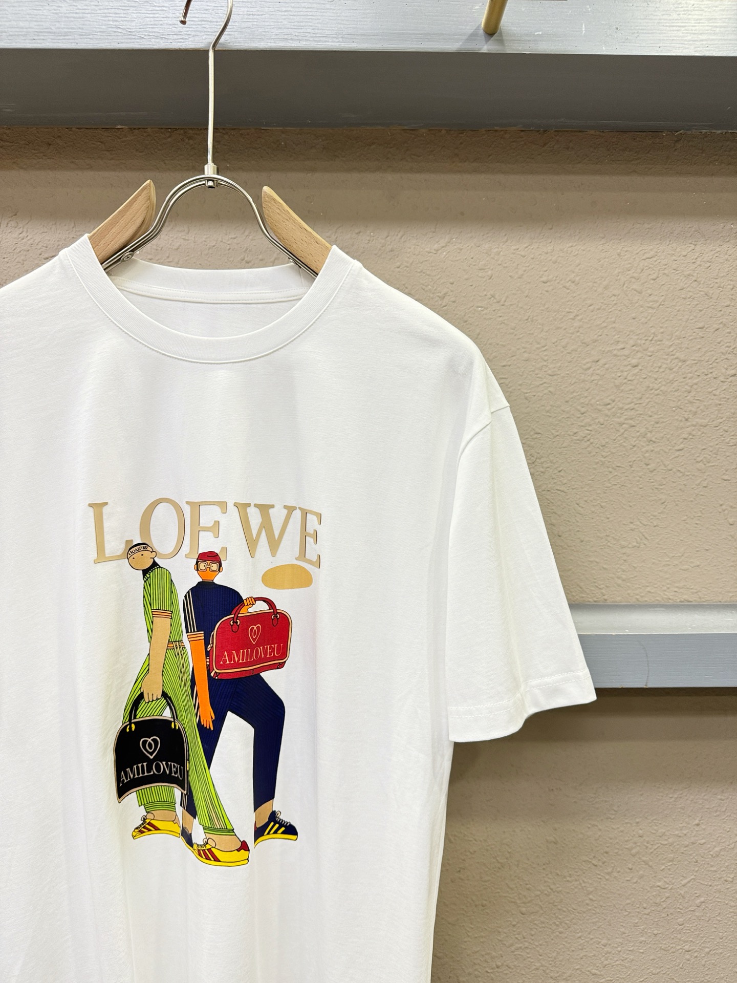 LOEWE罗意威 2026新款短袖T恤！走秀图案时尚休闲短袖T恤衫！设计logo设计！极具设计精选客供面