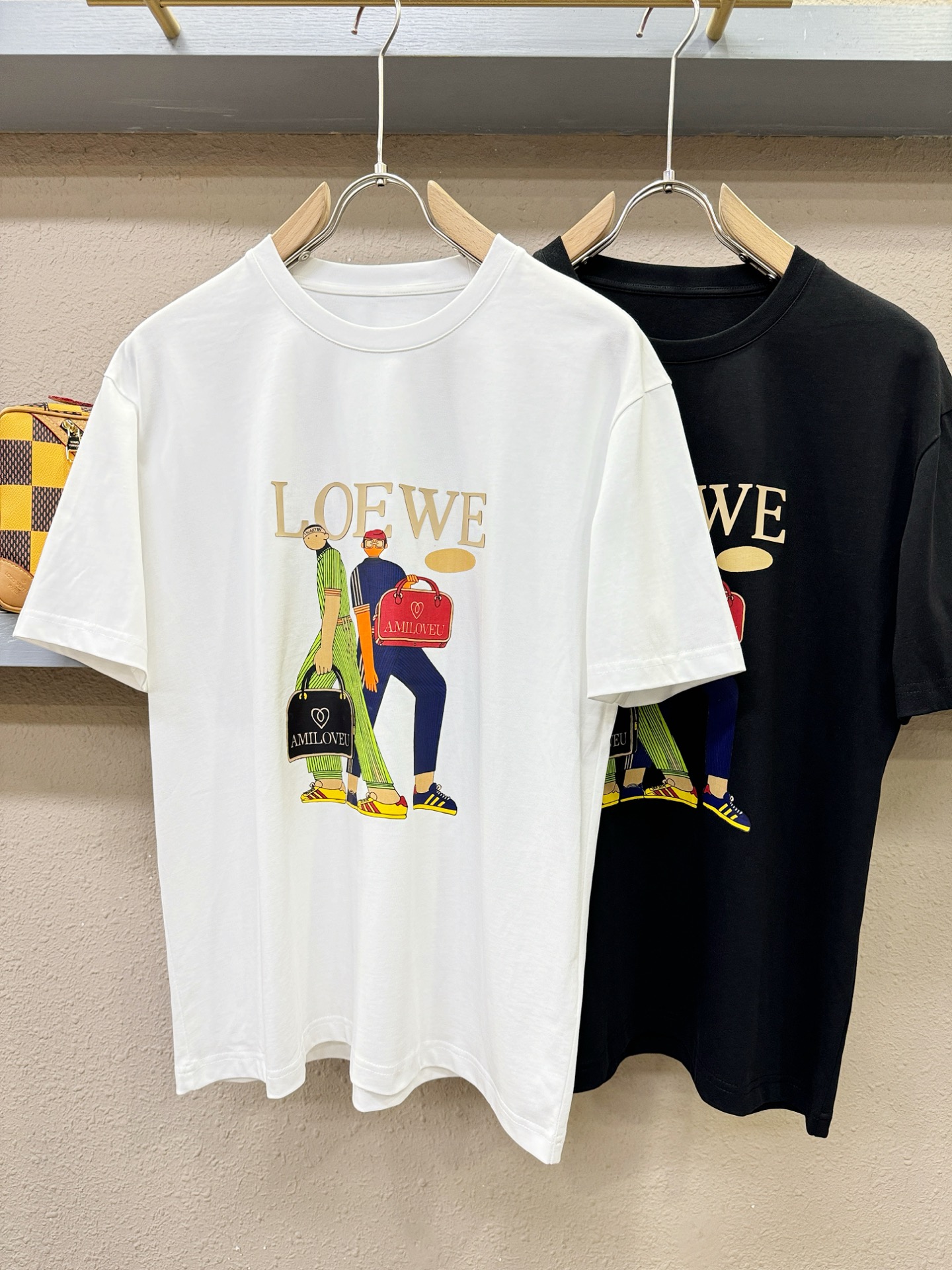 LOEWE罗意威 2026新款短袖T恤！走秀图案时尚休闲短袖T恤衫！设计logo设计！极具设计精选客供面