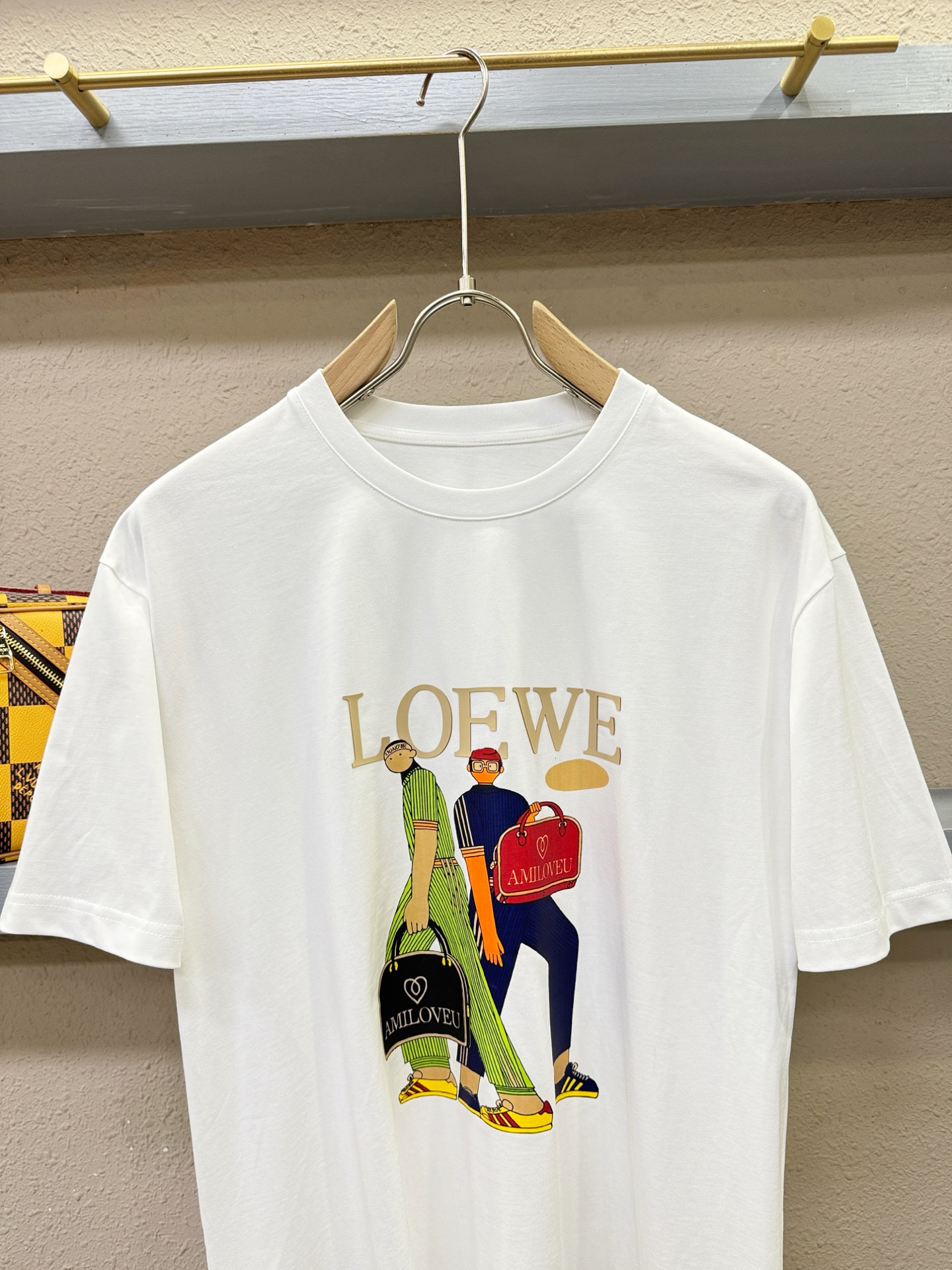 LOEWE罗意威 2026新款短袖T恤！走秀图案时尚休闲短袖T恤衫！设计logo设计！极具设计精选客供面