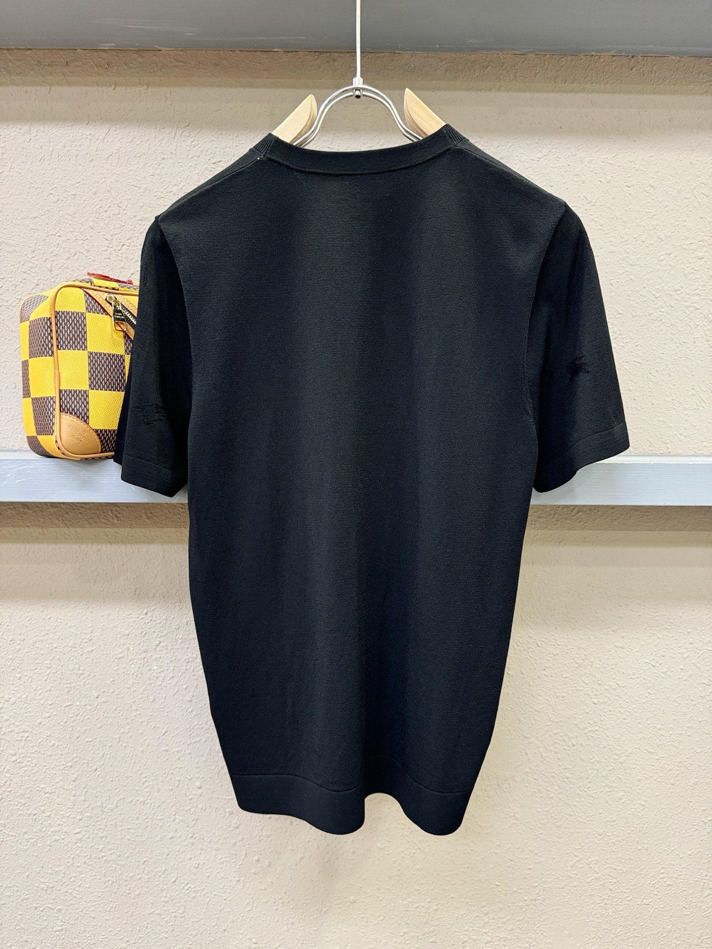 BURBERRY巴宝莉 顶级品质 2026春夏新品短袖针织衫，桑蚕丝伊力特面料，手感柔软。顶级进口私货，