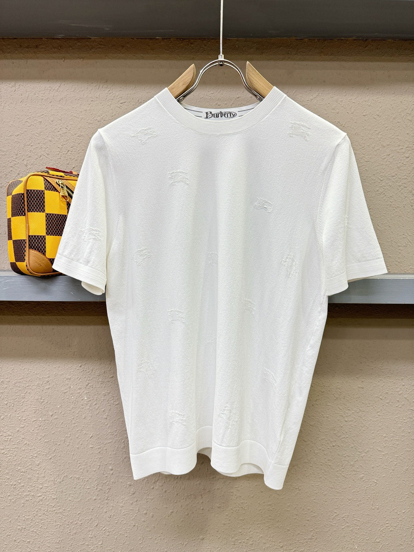 BURBERRY巴宝莉 顶级品质 2026春夏新品短袖针织衫，桑蚕丝伊力特面料，手感柔软。顶级进口私货，